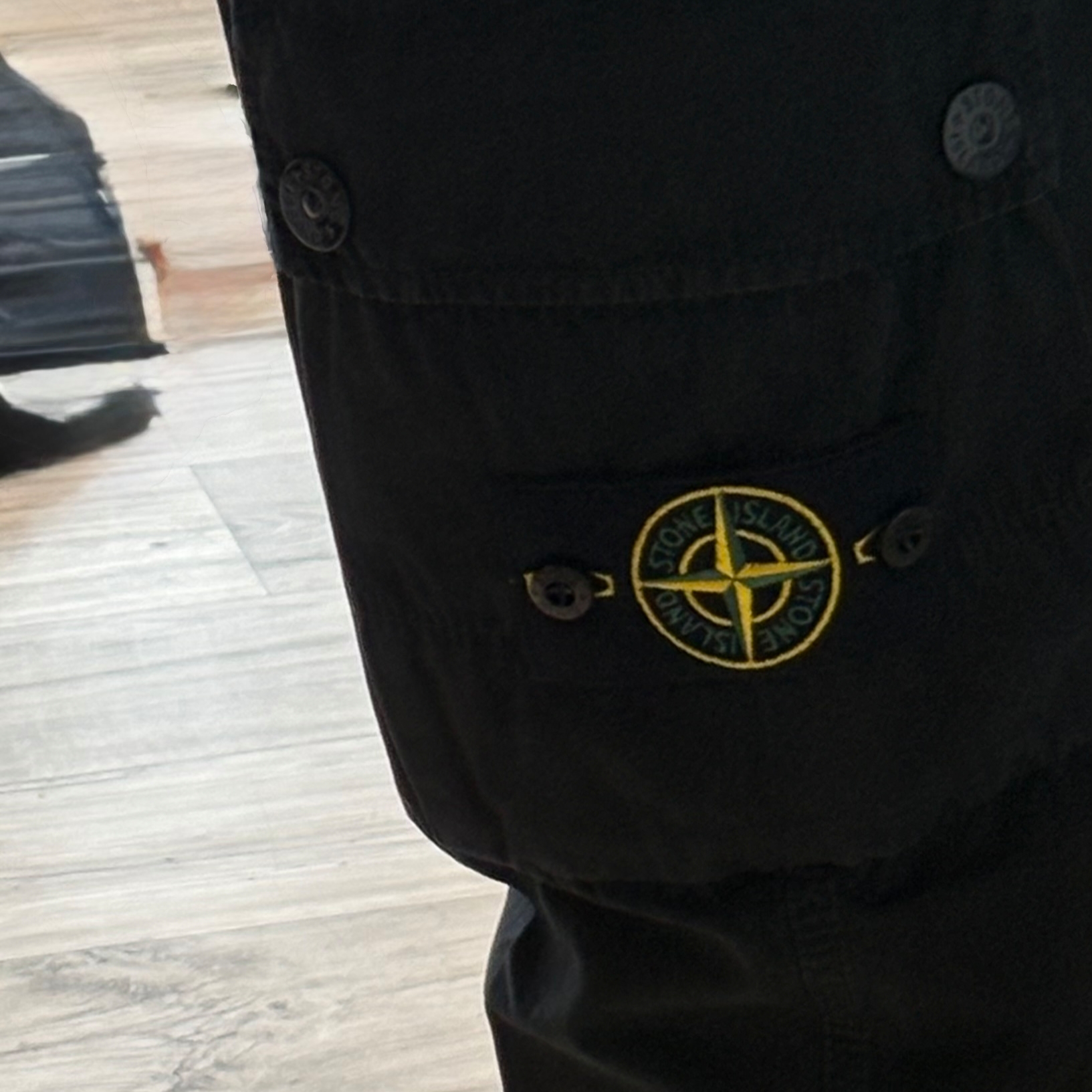 Stone Island 303WA Brushed Cotton Canvas Garment Dyed Cargo Pants Black - 23SS 착용 스타일