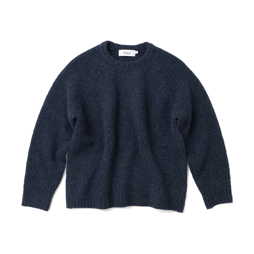 니티드 부클 래글런 크롭 라운드 니트 네이비(Knitted Boucle Reglan Crop Round Knit Navy)