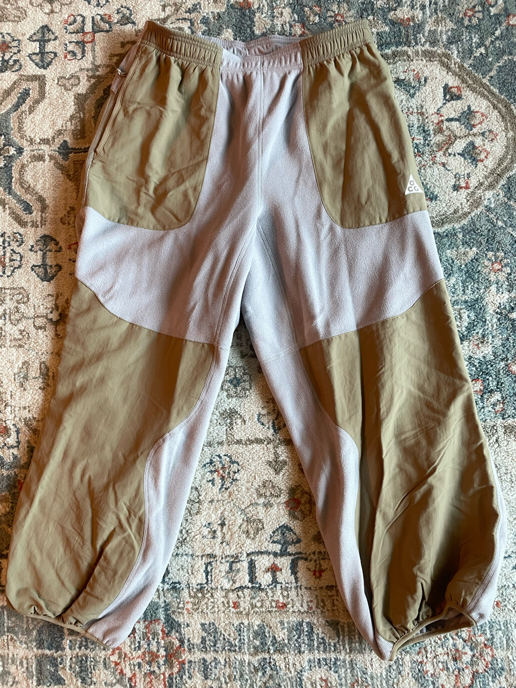 Nike ACG Wolf Tree Plus Fleece Pants College Grey Parachute Beige - Asia 착용 스타일 - 1