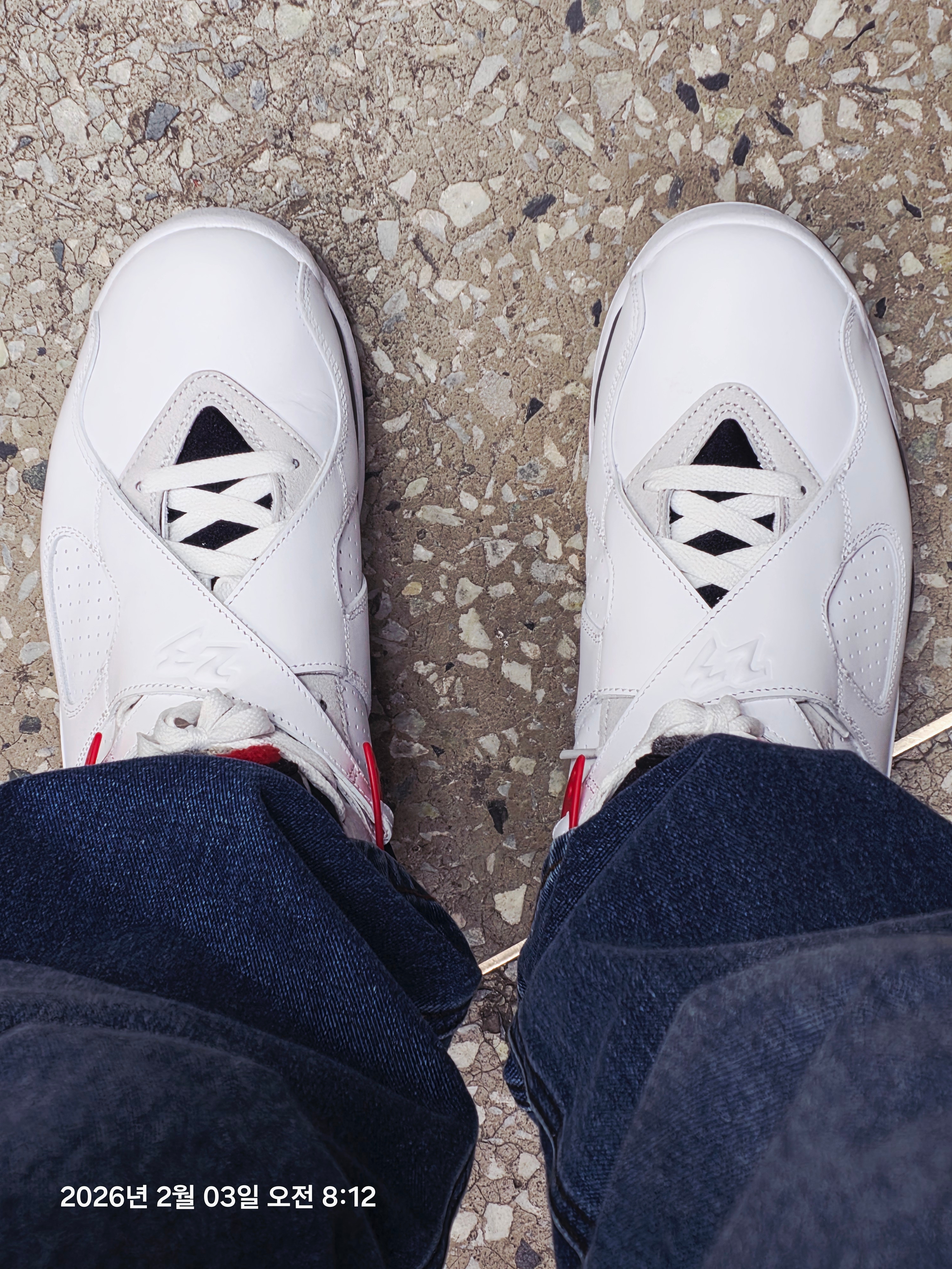 Jordan 8 Retro Bugs Bunny 2025 착용 스타일 - 2