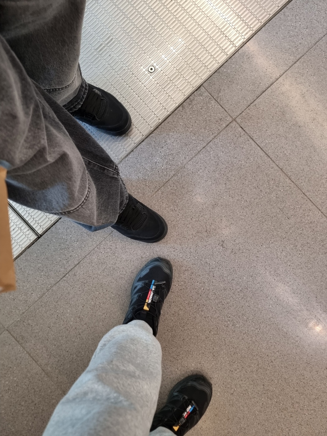 Jordan 4 Retro Black Cat 2020, Salomon XT-6 ADV Black 착용 스타일