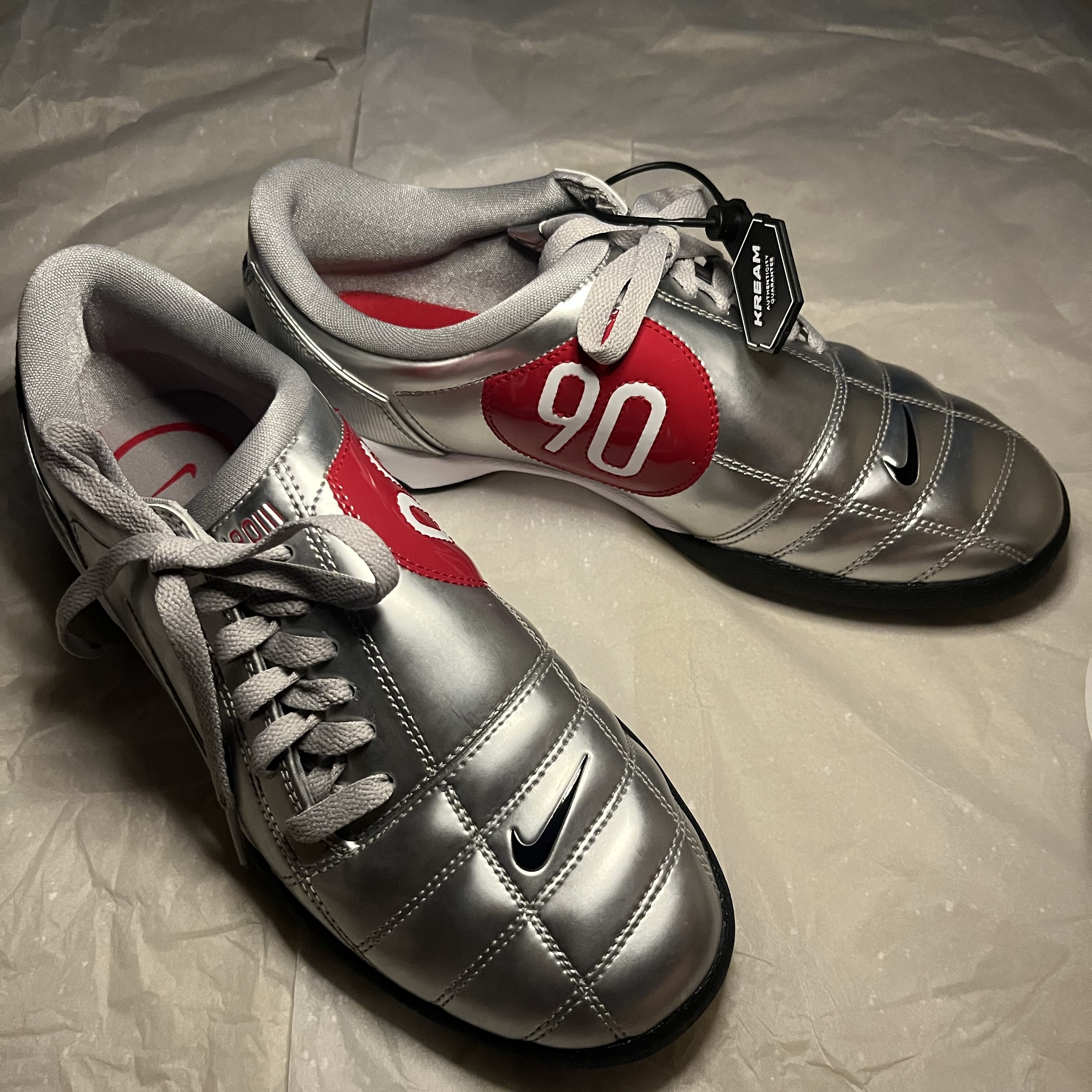 Nike Total 90 III SP Metallic Silver and Black 착용 스타일 - 1