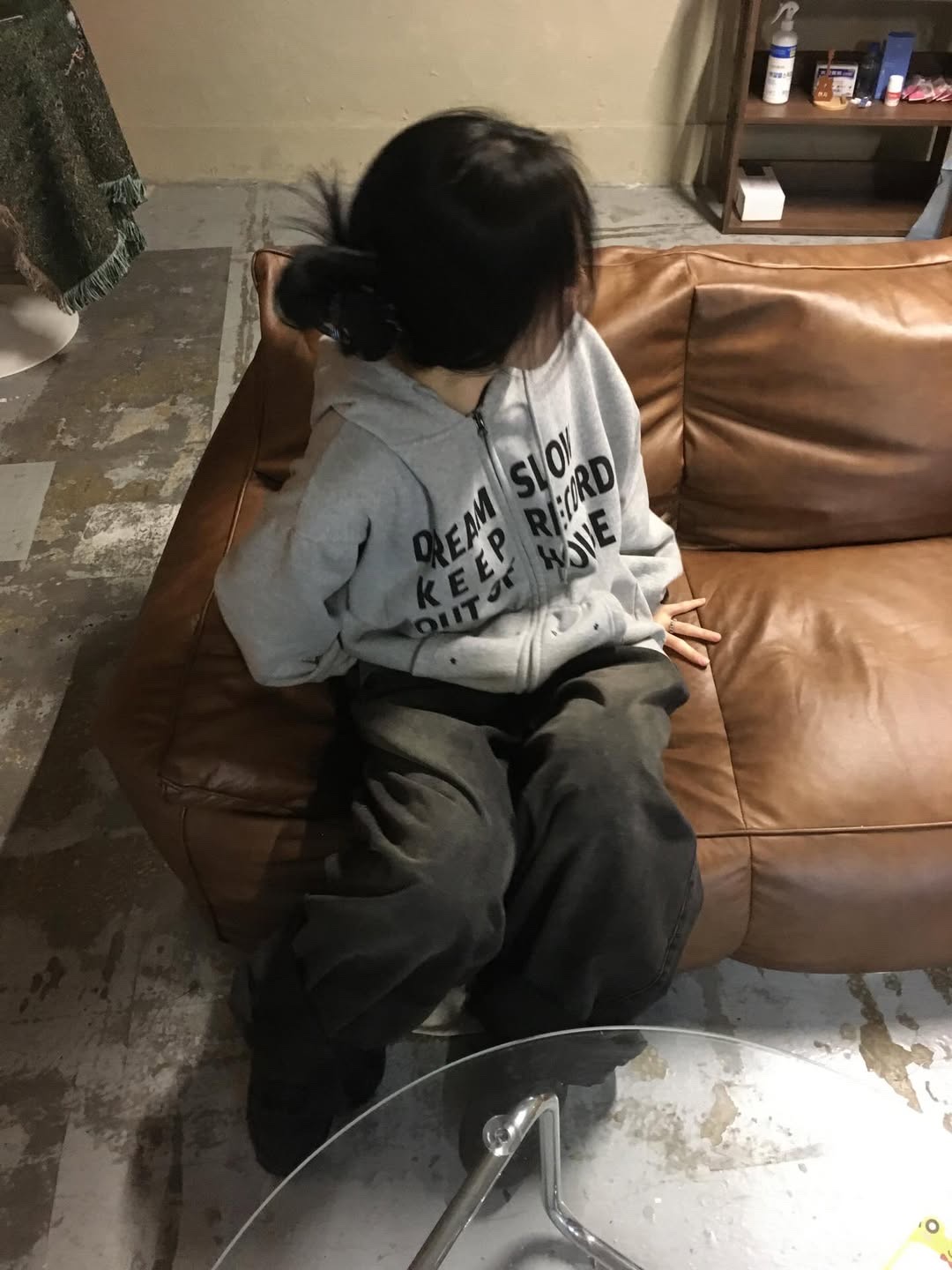 SLOW RECORD HOUSE Typo Star Hood Zip-Up Grey 착용 스타일 - 6