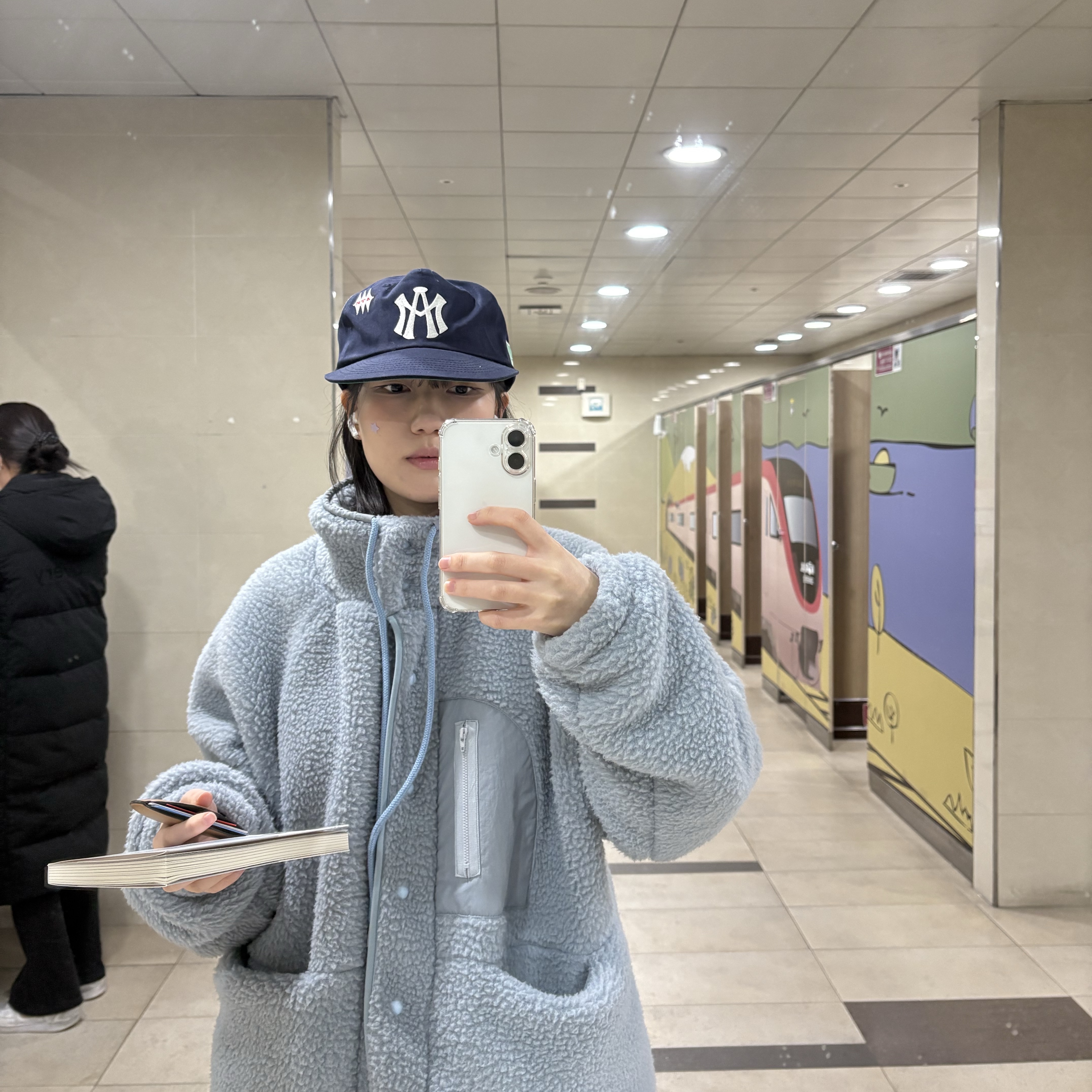 Aftermath Atm Logo Ball Cap Navy 착용 스타일 - 2