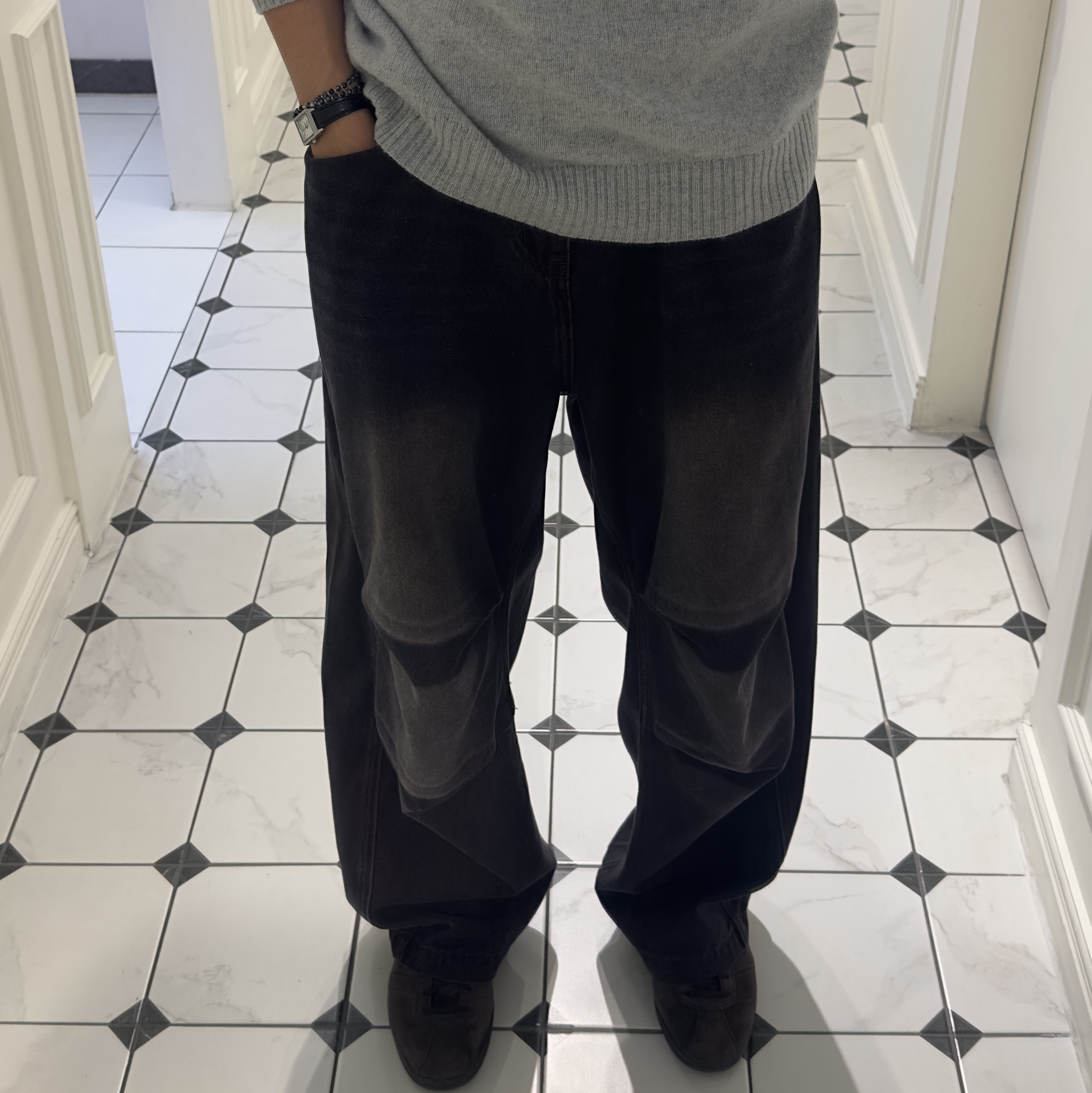 Adidas Tobacco Gruen Dark Brown, Casio LTP-V007L-7E1 착용 스타일