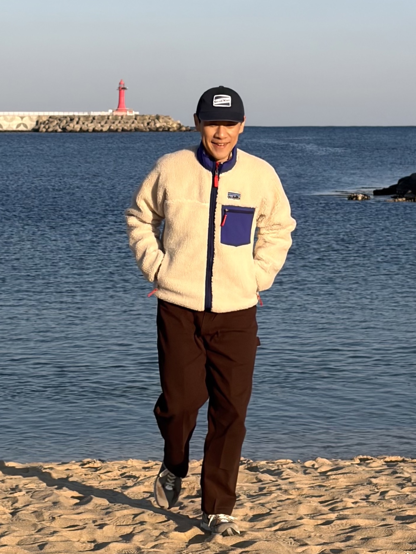 Patagonia Classic Retro-X Fleece Jacket Dark Natural 착용 스타일 - 1