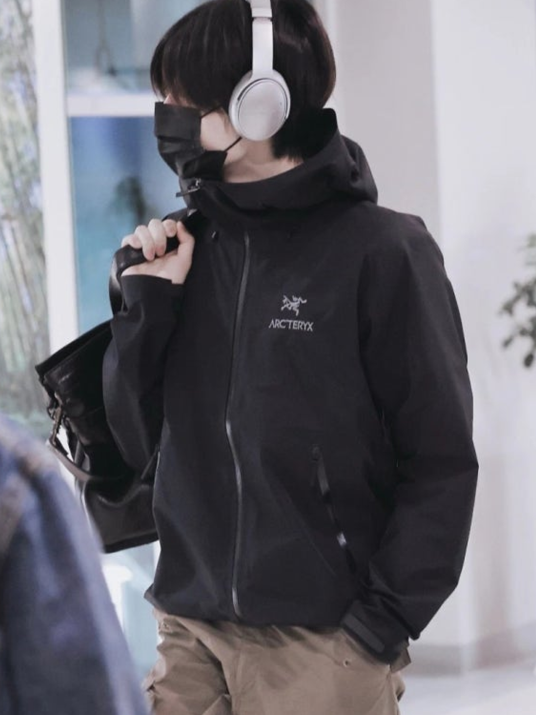 Arc'teryx Sabre Jacket Black, Arc'teryx Beta SL Jacket Olive Moss Euphoria 착용 스타일 - 5