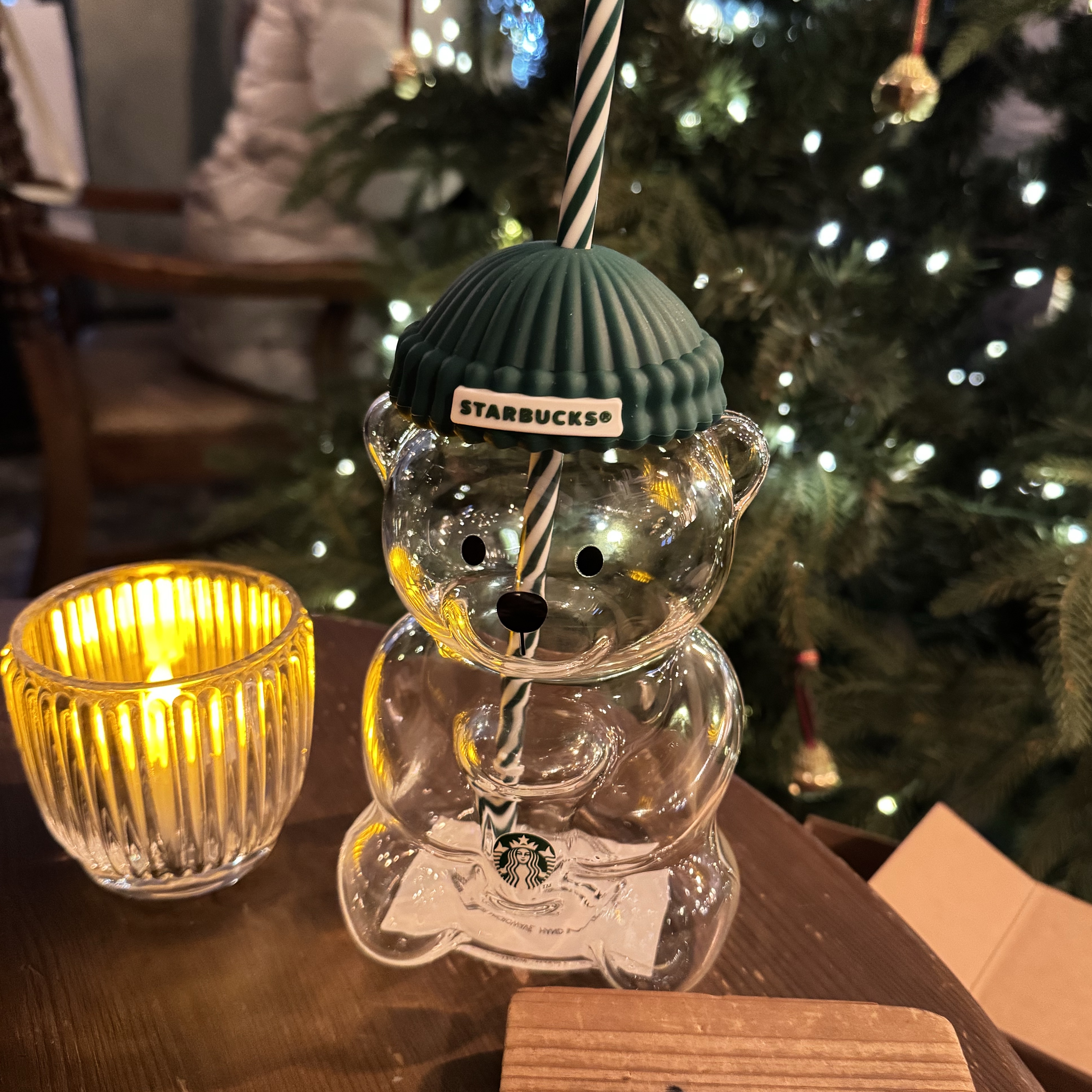 Starbucks Autumn Bearista Glass Cold Cup 591ml 착용 스타일 - 1
