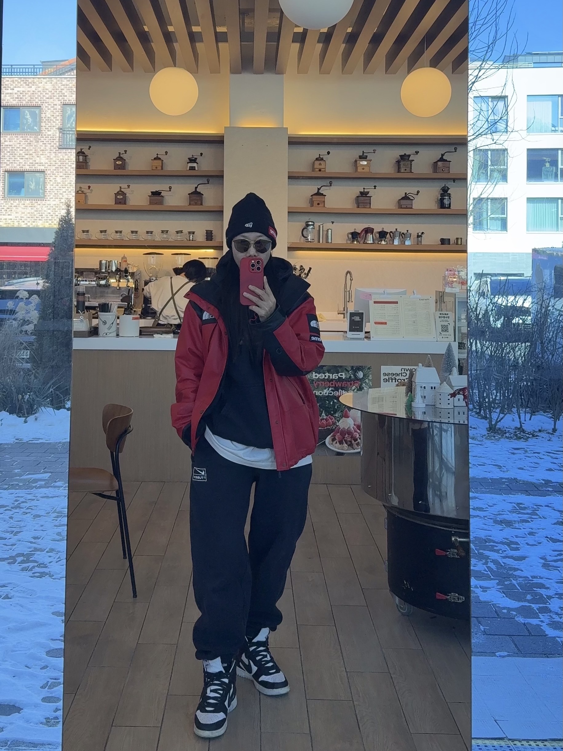 Supreme x The North Face Leather Mountain Parka Red - 18FW, Supreme New Era Box Logo Beanie Black - 22FW 착용 스타일