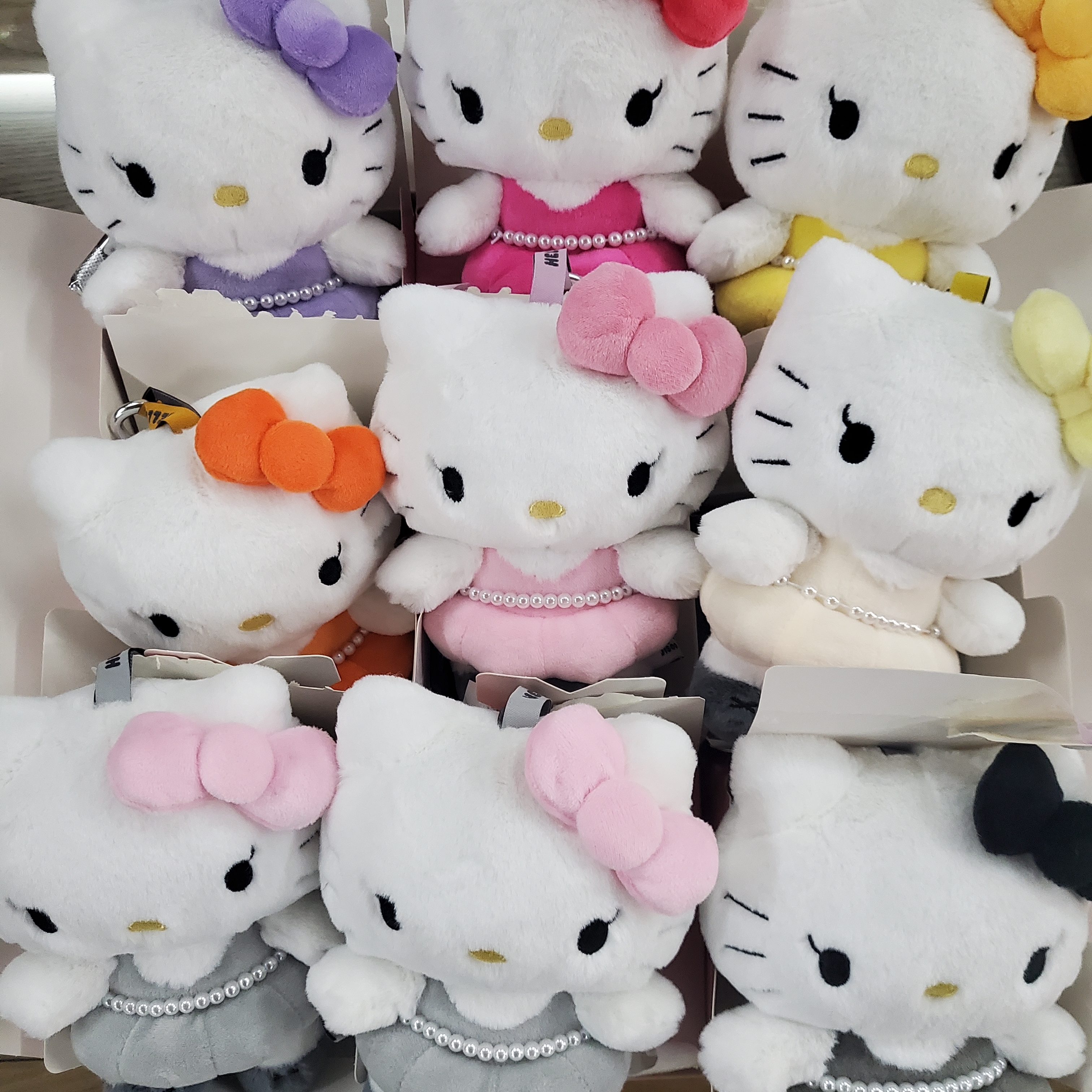 [HELLO KITTY x JISOO] Plush Keychain Set(9ea) 착용 스타일