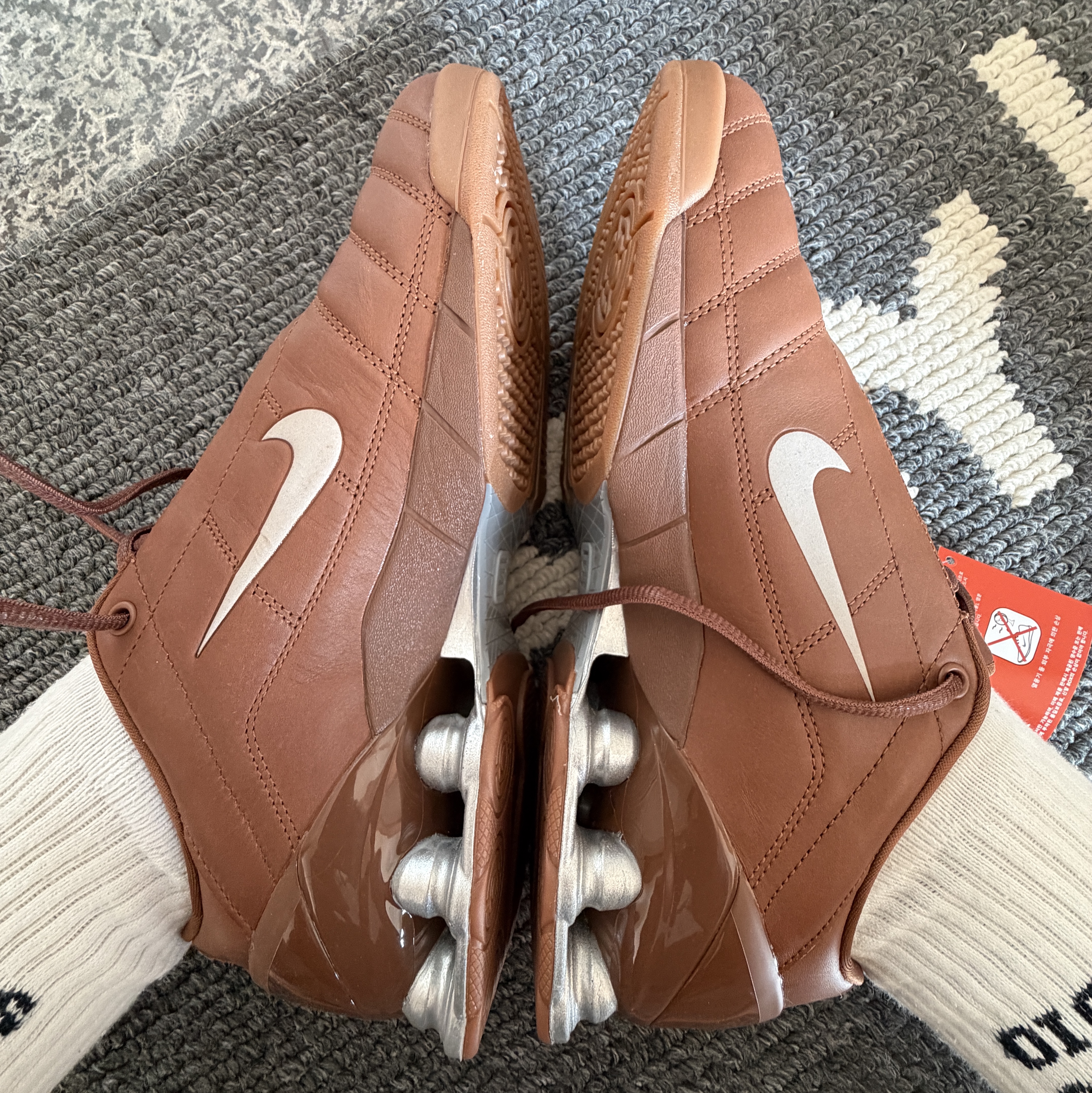(W) Nike Total 90 Shox Magia Pecan Metallic Silver 착용 스타일 - 1