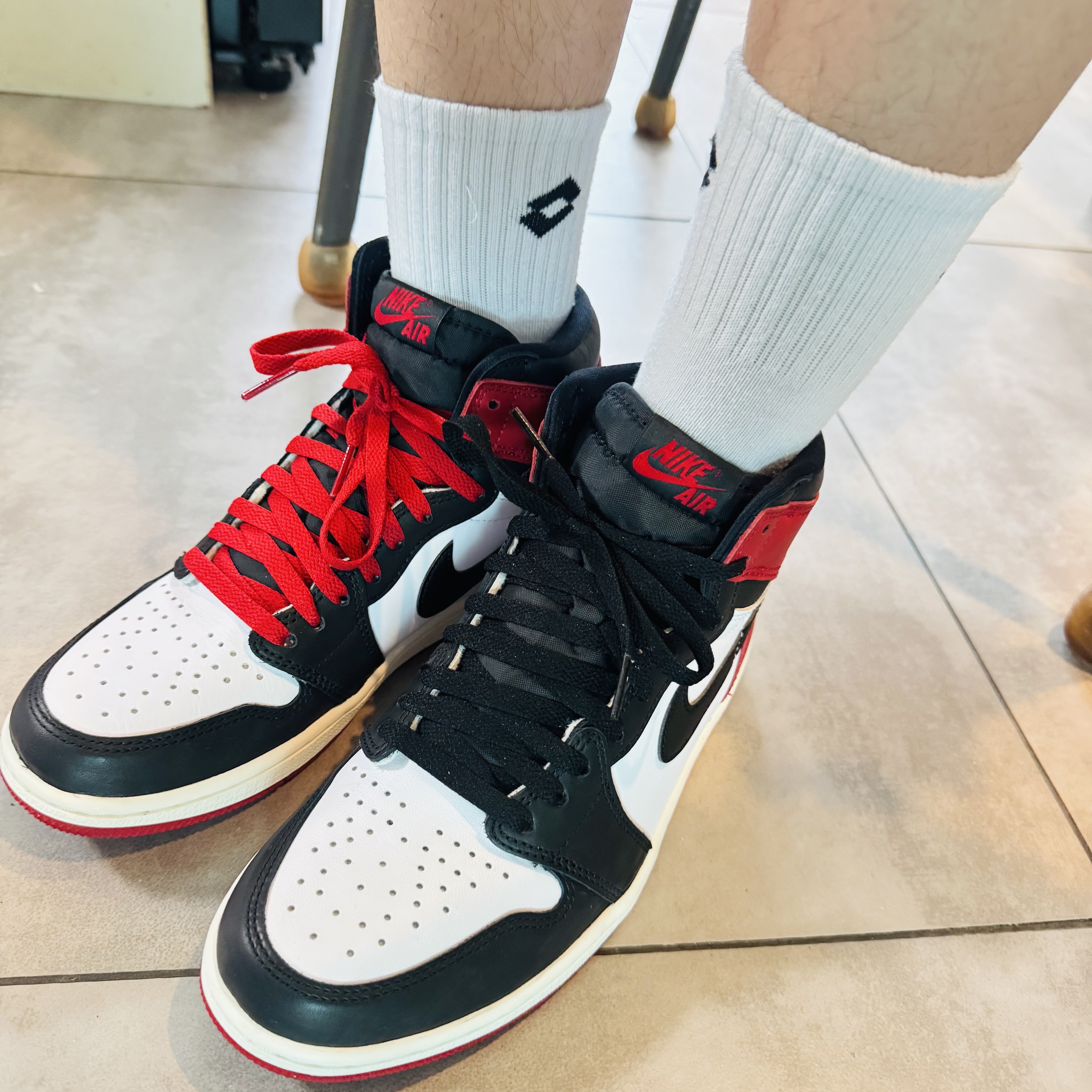 Jordan 1 Retro High OG Black Toe 착용 스타일 - 2