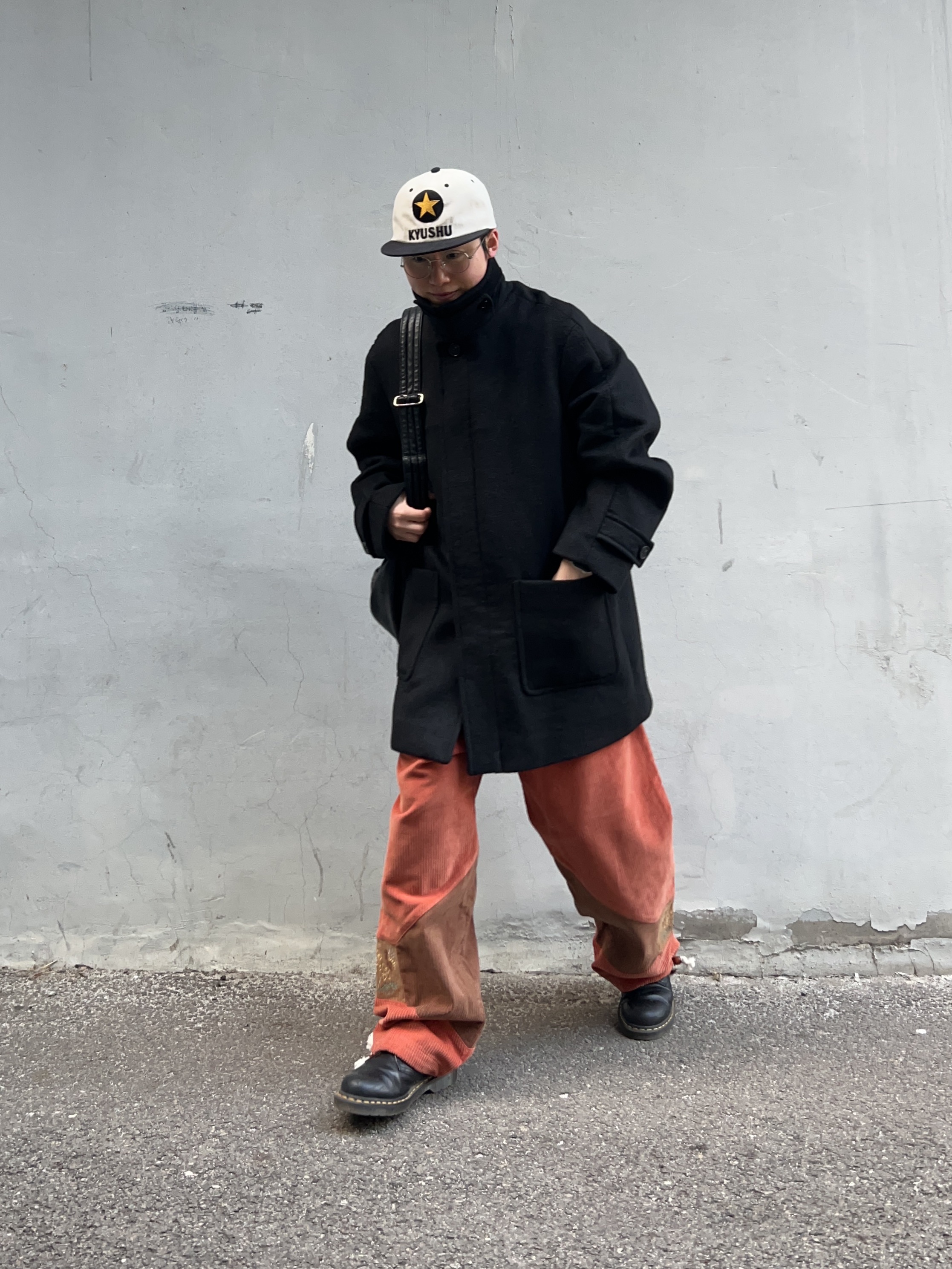 Aoiro KYUSHU Star ビール Cap, Dr. Martens 1461 Smooth Black 착용 스타일
