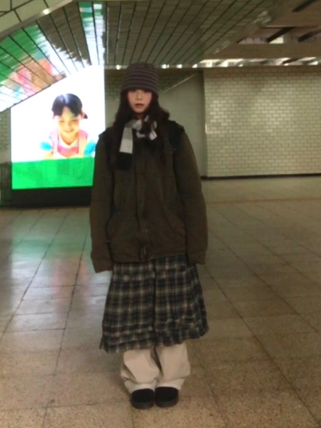 COYSEIO Shirring Midi Skirt Check 착용 스타일 - 4