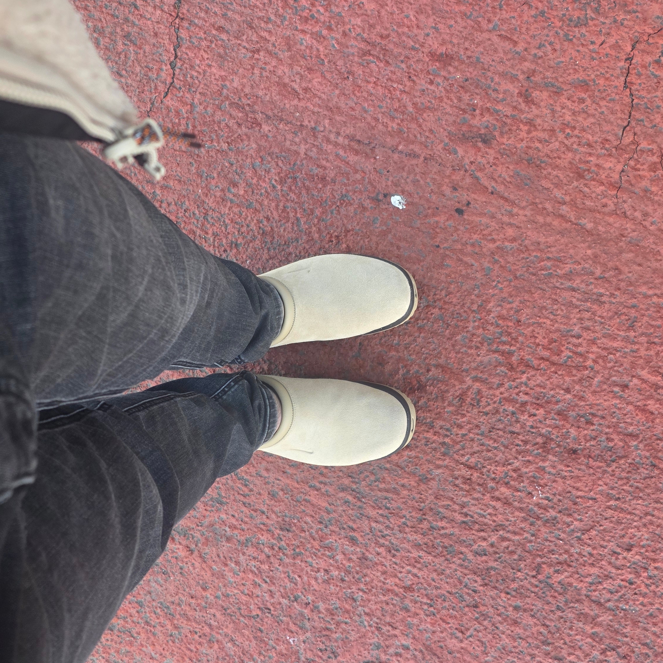 Nike ACG Rufus Limestone and Black 착용 스타일