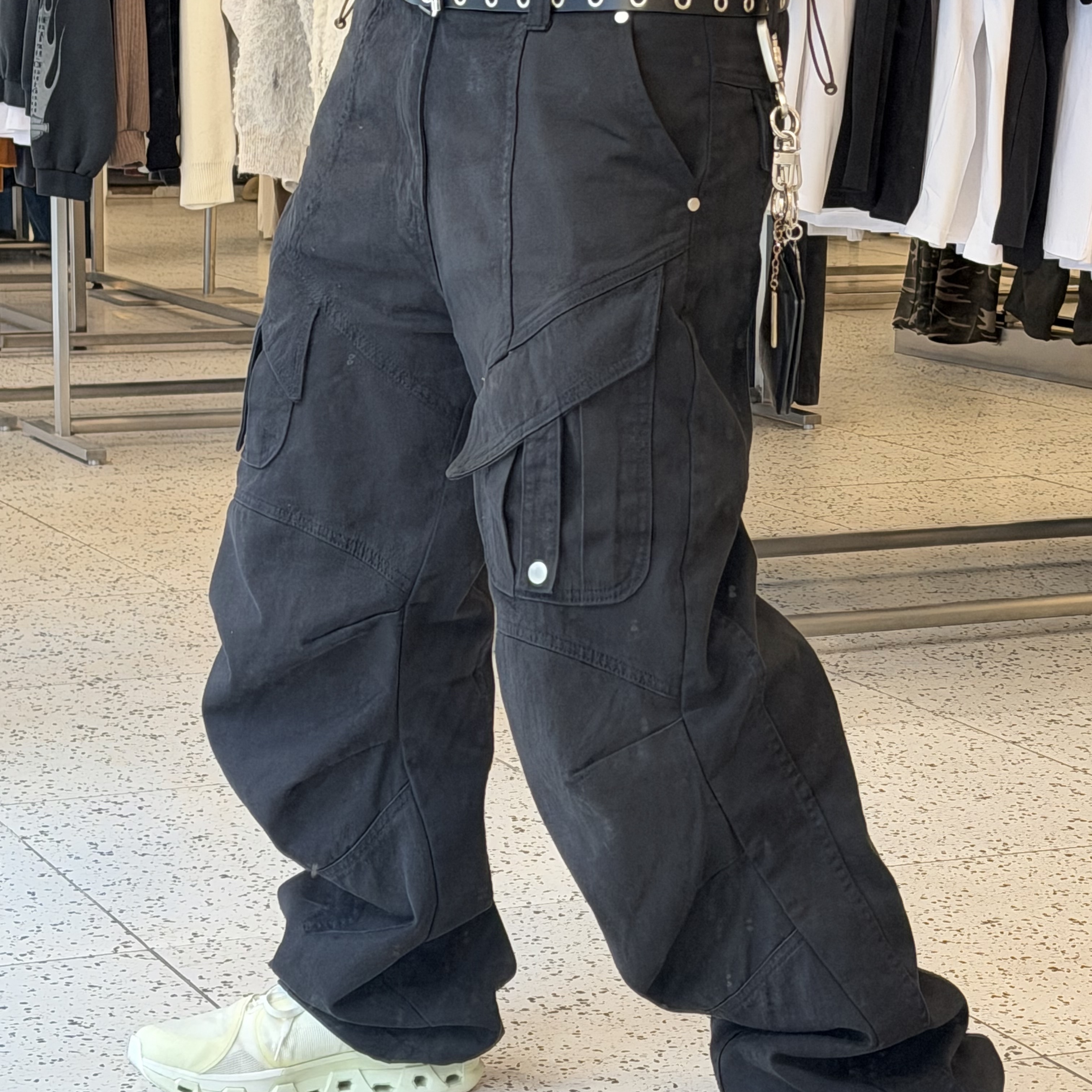 On Running x Post Archive Faction (Paf) Cloudmonster 2 Seedling White, Maison Margiela Leather Bi-Fold Card Holder Black 착용 스타일 - 1