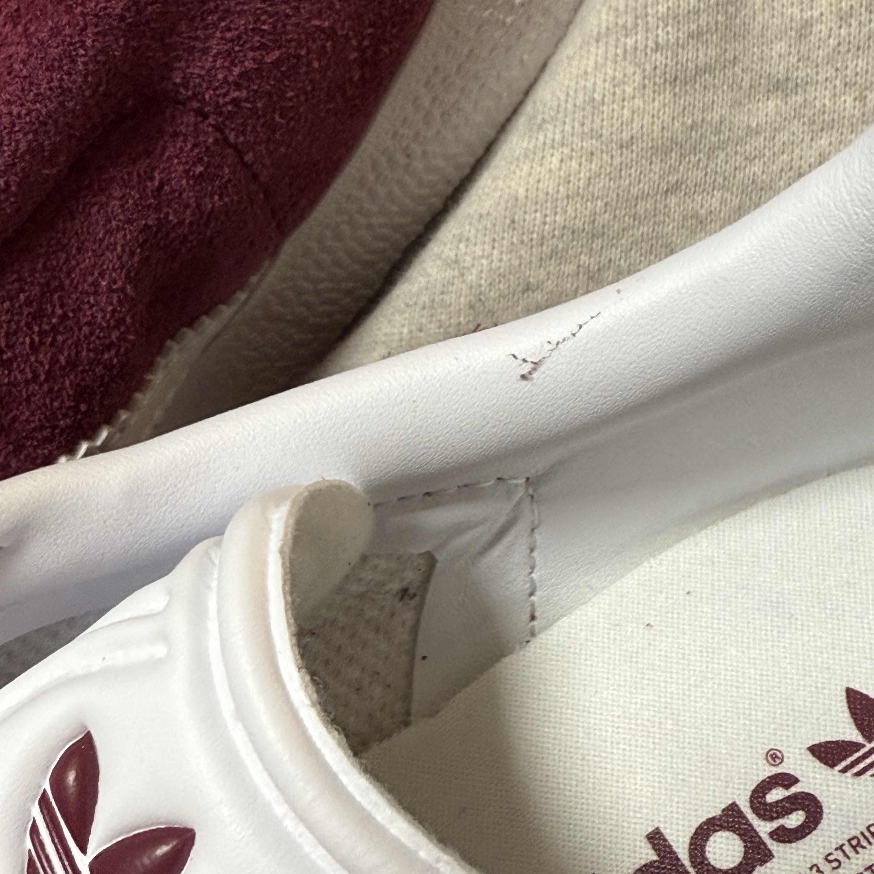Adidas Gazelle Collegiate Burgundy 착용 스타일 - 1