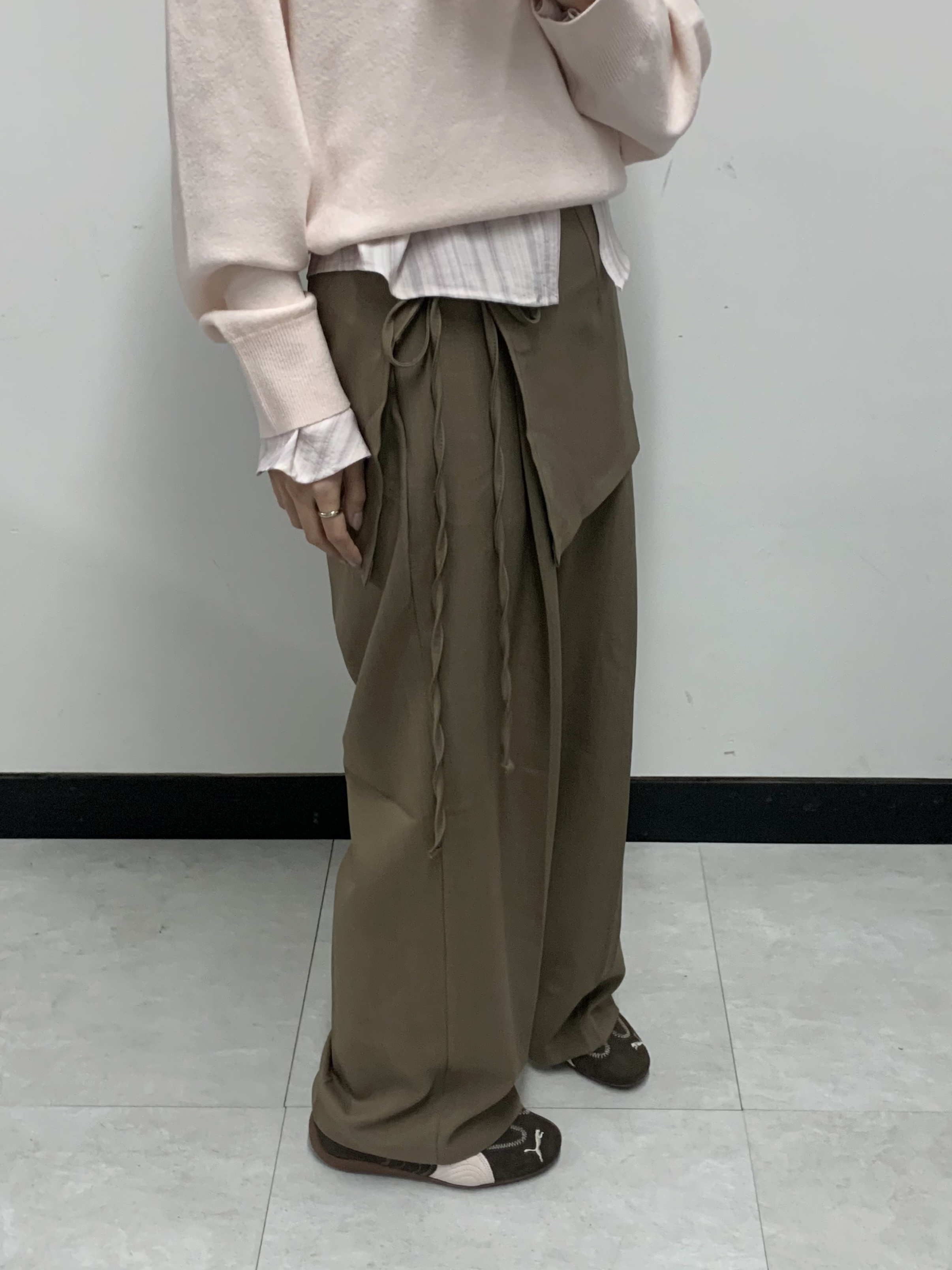 Apple Airpods 4th Gen (Korean Ver.), (W) Puma Speedcat Wine Club Chocolate Jasmine Flower 착용 스타일 - 2