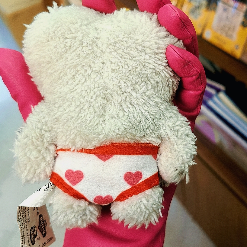 Fuggler Alien Keyring Grey 착용 스타일 - 1
