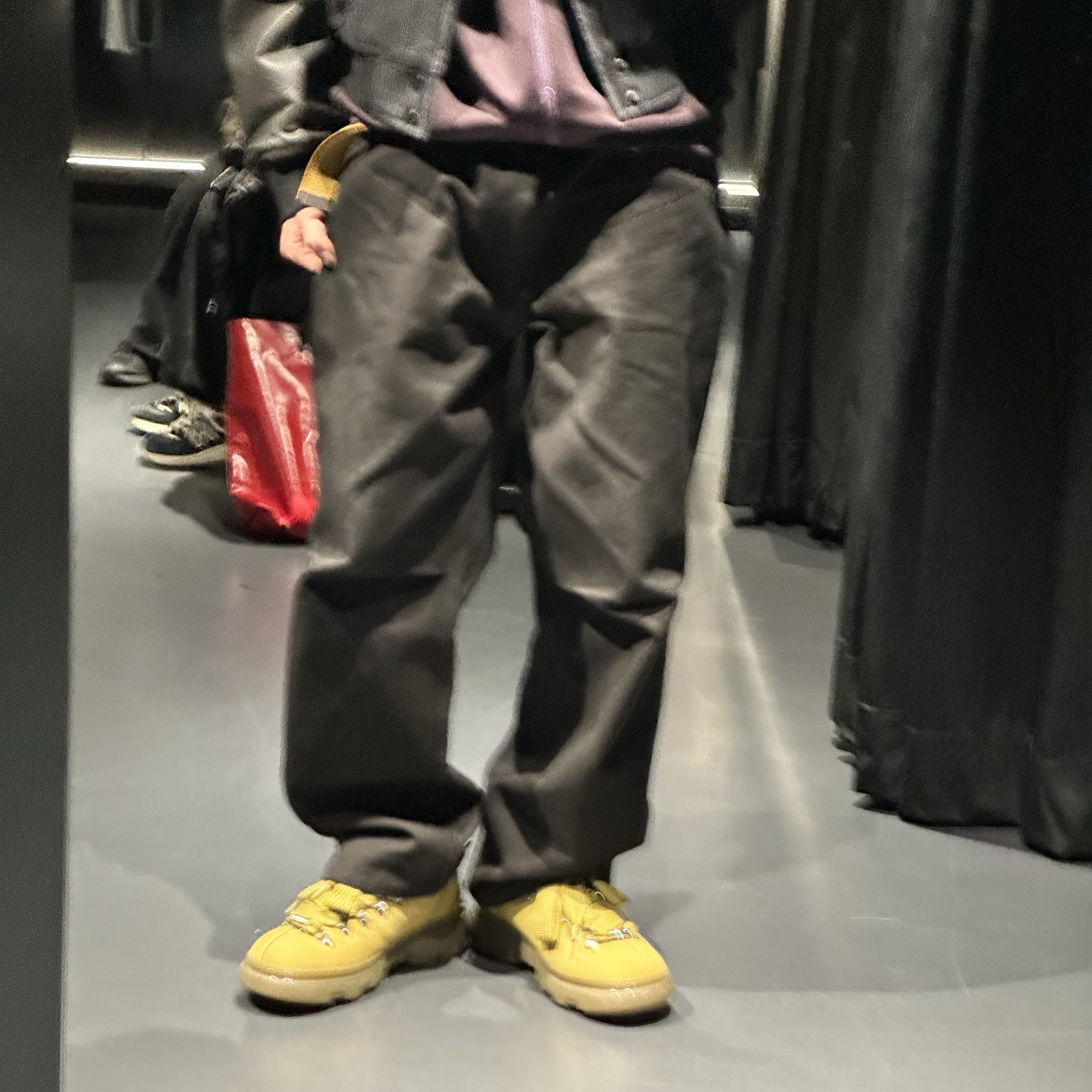 Burberry Trek Boots Manilla 착용 스타일 - 2