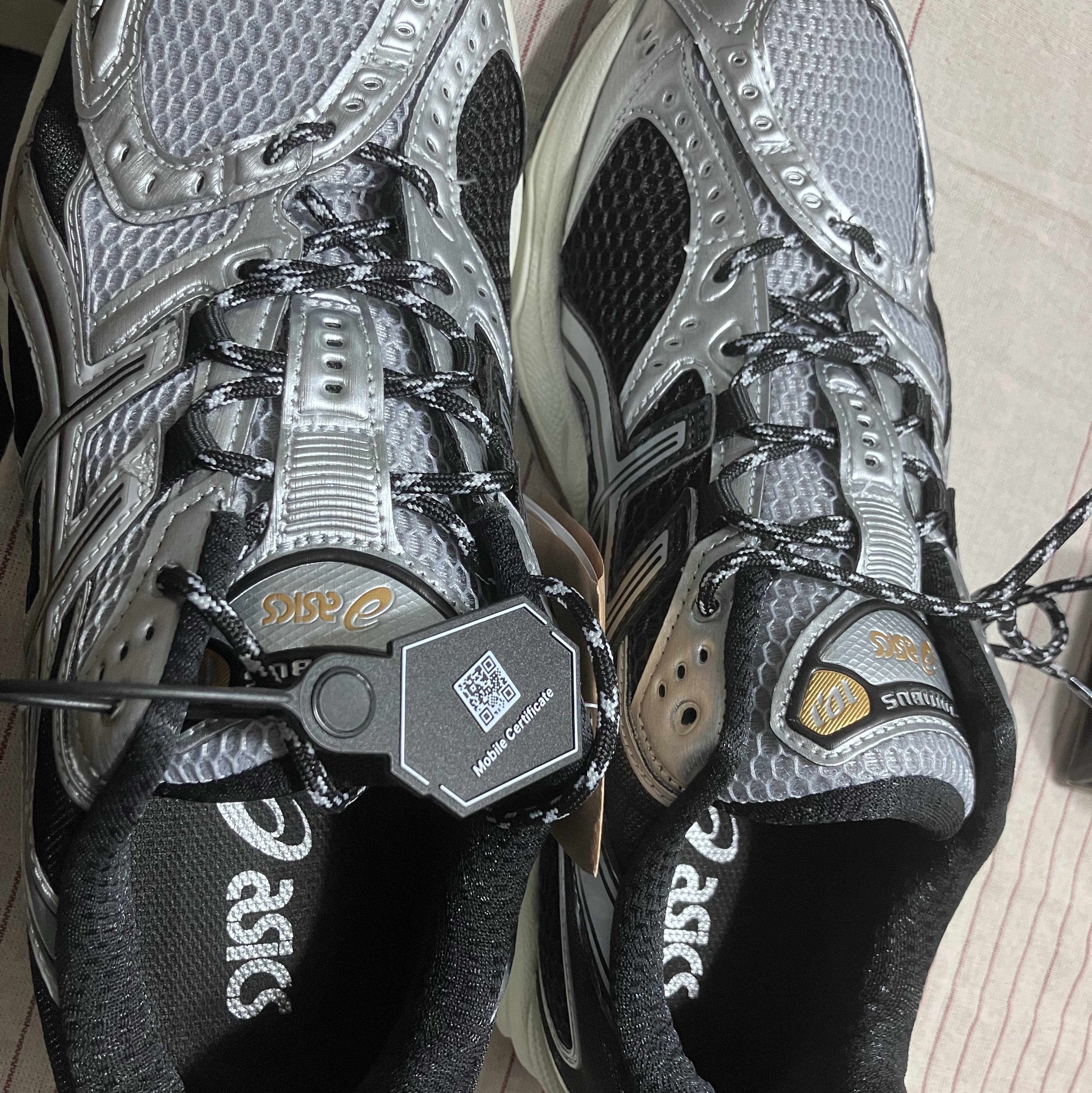 Asics Gel-Nimbus 10.1 Piedmont Grey Pure Silver 착용 스타일