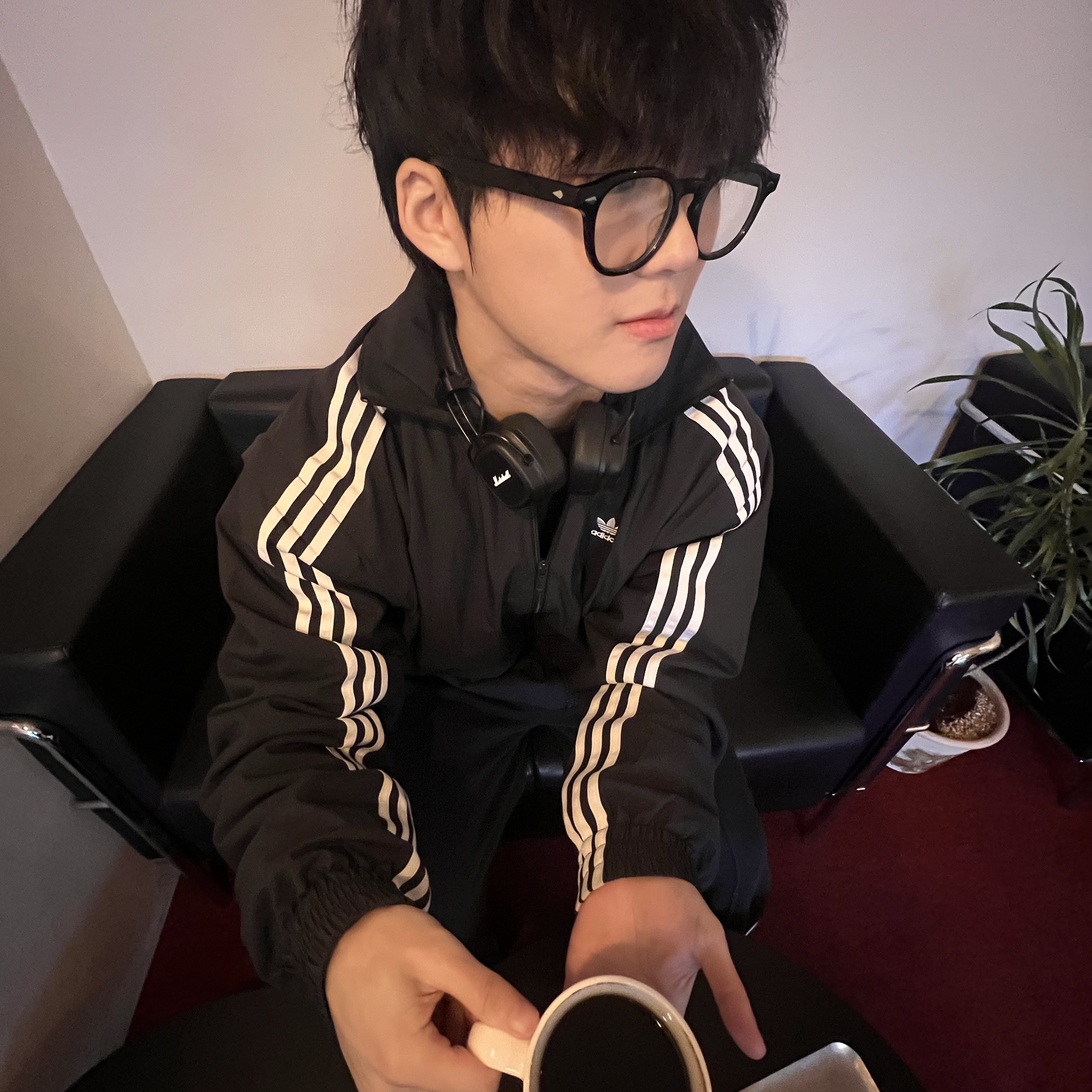 (W) Adidas Adilenium Season 2 Oversized Zip Track Top Gender Neutral Black - KR Sizing, Marshall Major IV Black (Korean Ver.) 착용 스타일