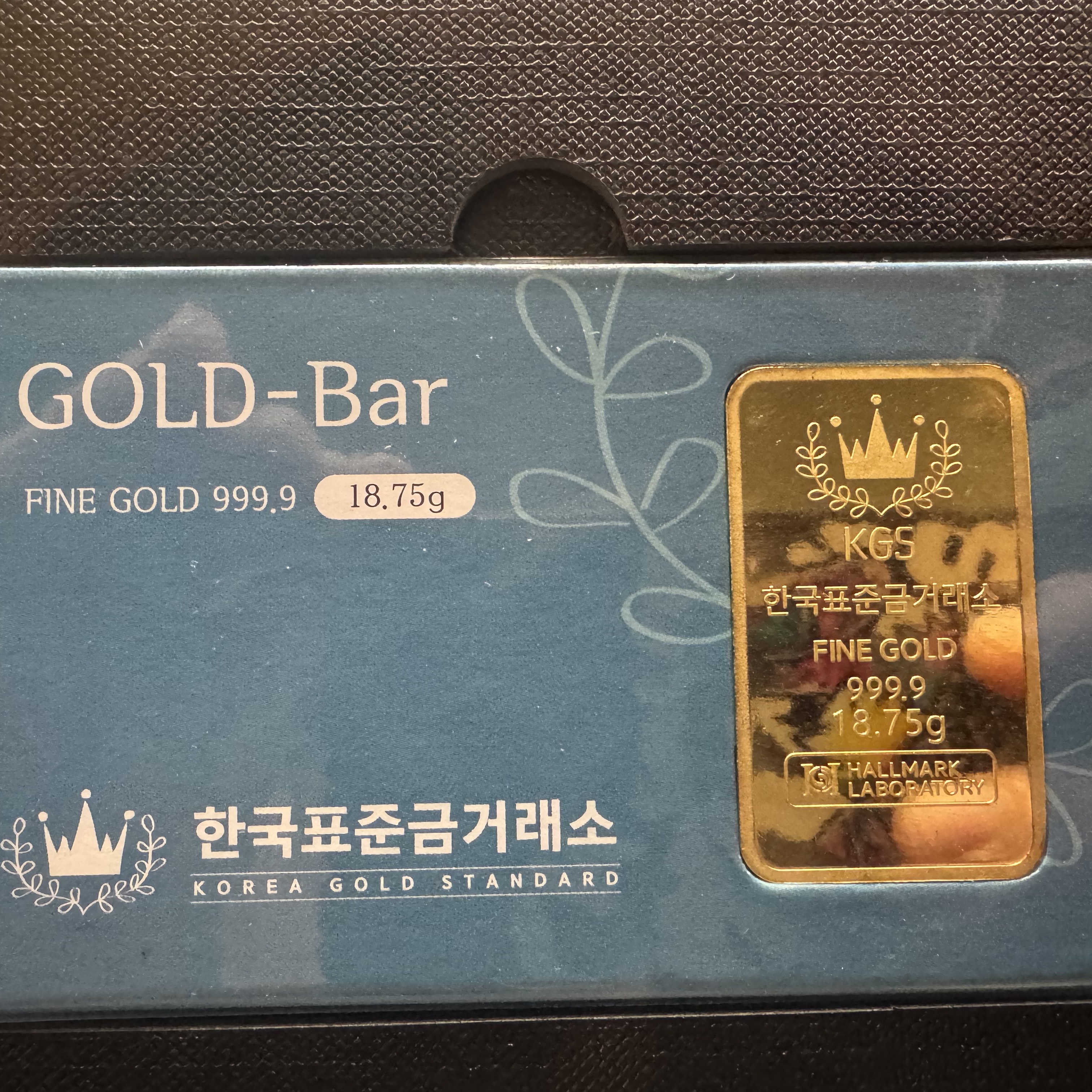 Gold The Three Major Hallmarks Gold Bar 3.75g (Random Design), Gold The Three Major Hallmarks Gold Bar 11.25g (Random Design) 착용 스타일 - 2