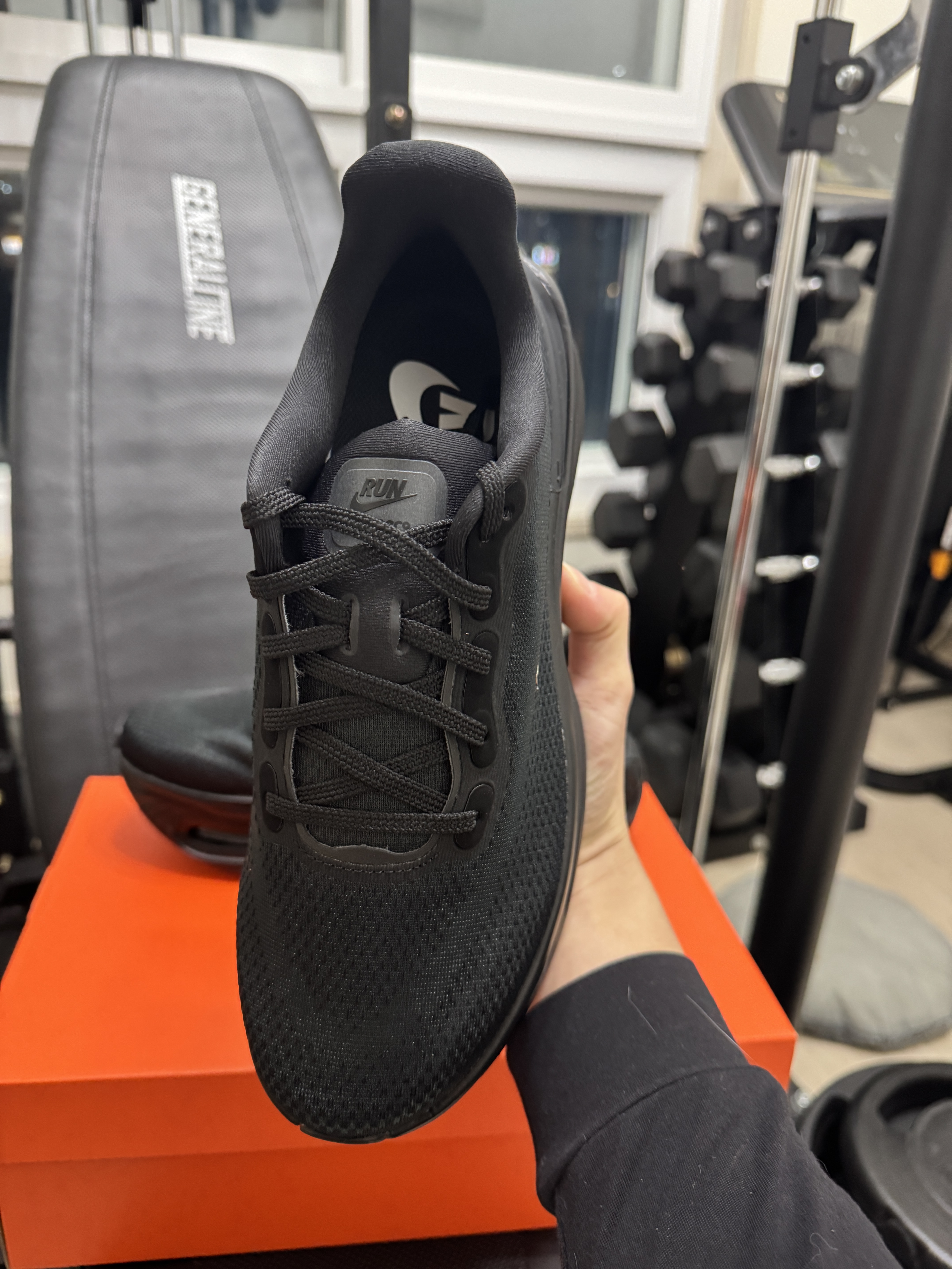 Nike Vomero Black White 착용 스타일 - 7