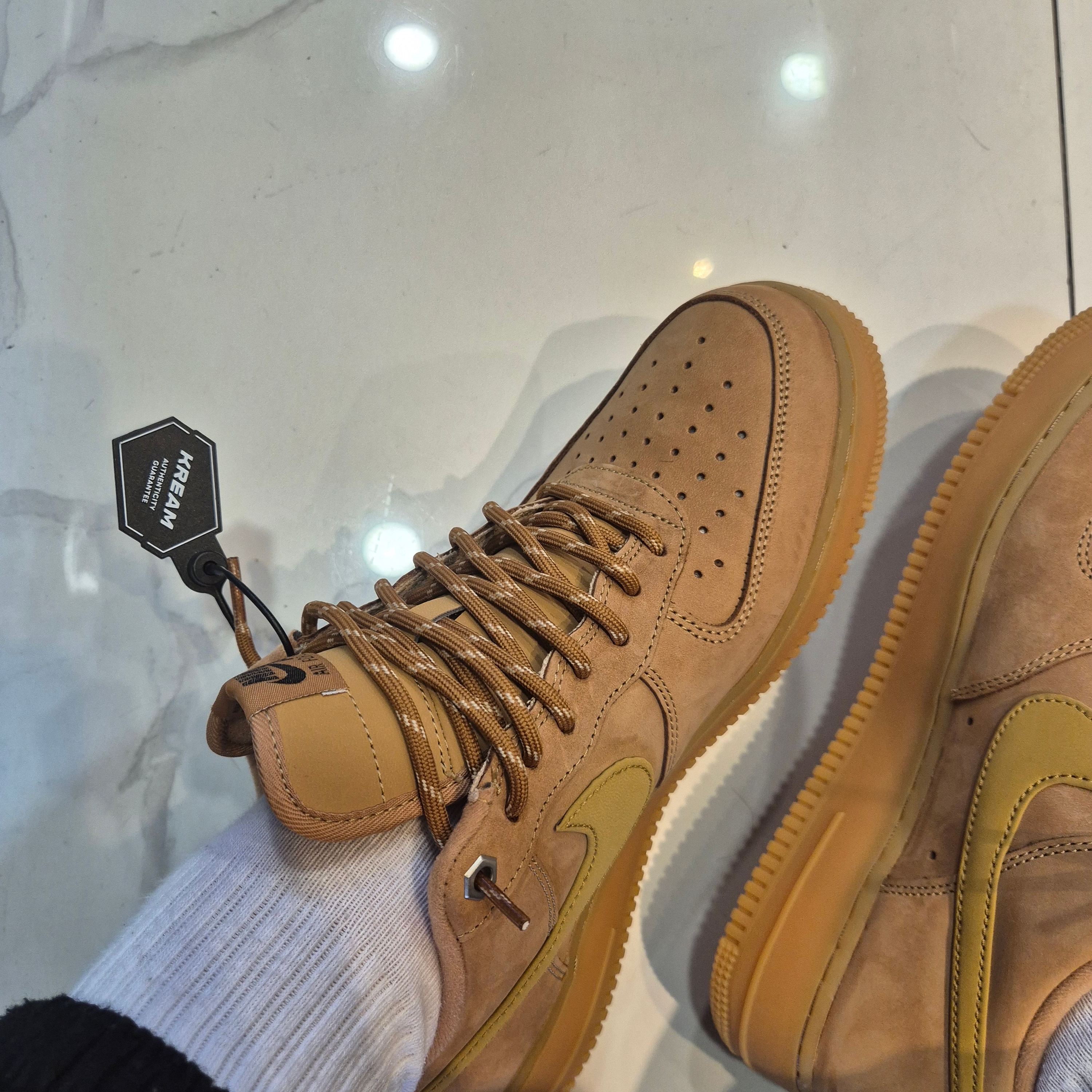 Nike Air Force 1 '07 WB Flax 착용 스타일 - 2