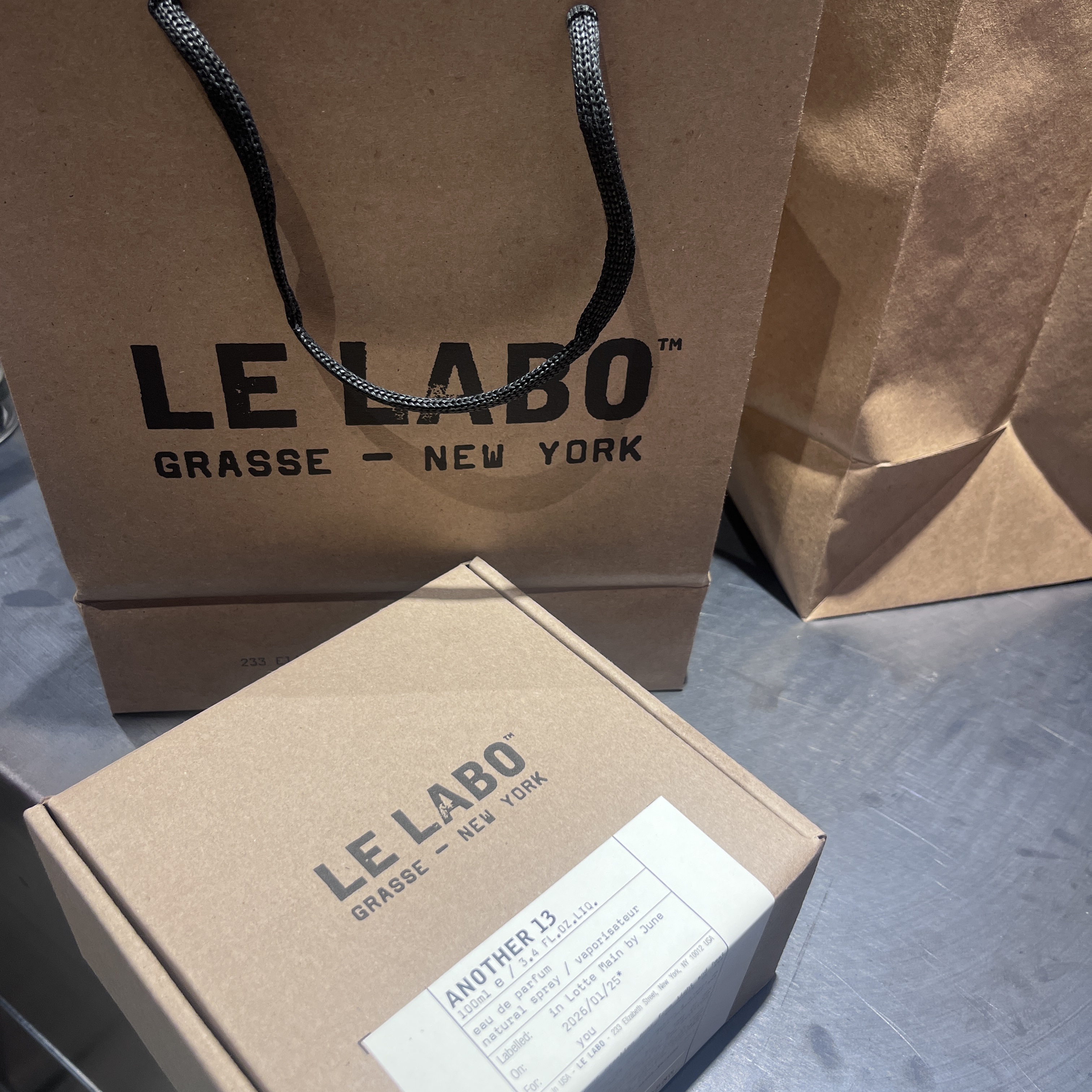 Le Labo Another 13 Eau De Parfum 50ml, Le Labo Another 13 Eau De Parfum 100ml 착용 스타일 - 1