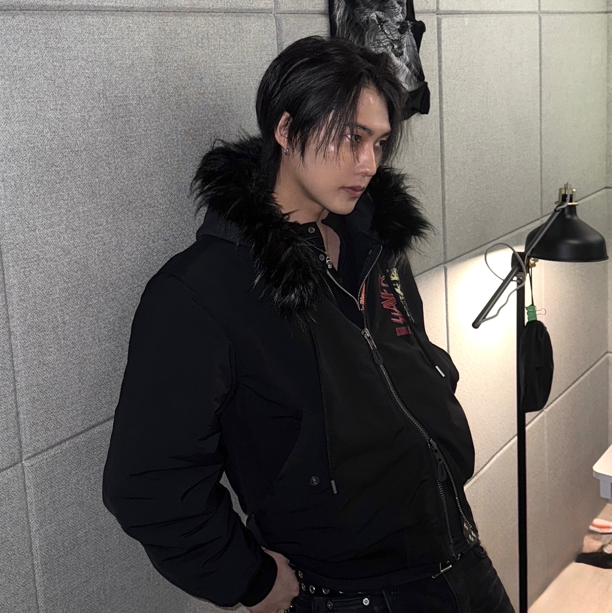 SLAYER Undermycar Seasons In The Abyss Ma-1 Black, Undermycar Mu.114 Original Logo Washed Slim Flare Jeans Washed Black 착용 스타일 - 1
