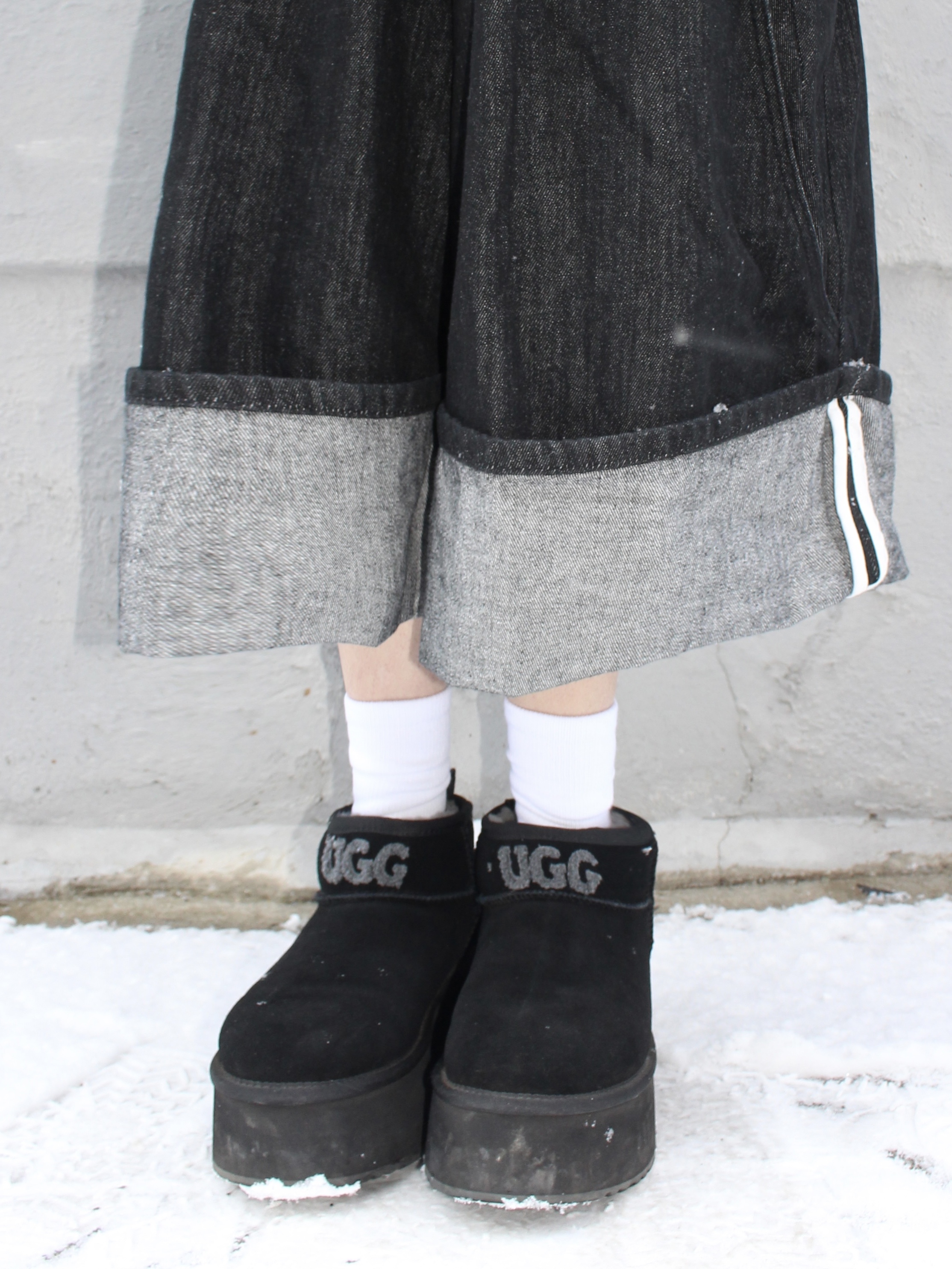 Supreme Washed Chino Twill Camp Cap Black, (W) UGG Classic Ultra Mini Platform Boots Black 착용 스타일 - 3