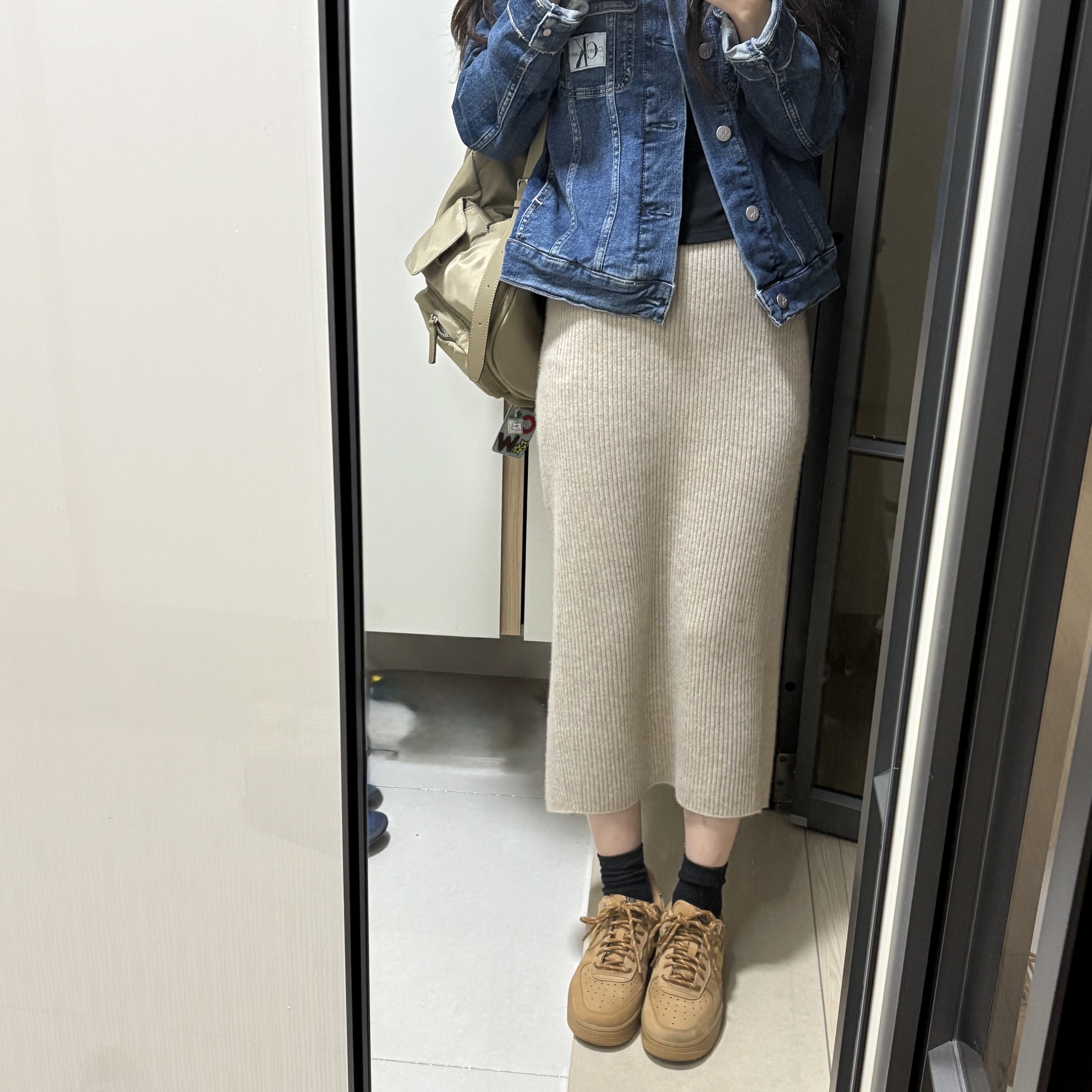 (W) Nike Air Force 1 '07 WB Flax Wheat 착용 스타일
