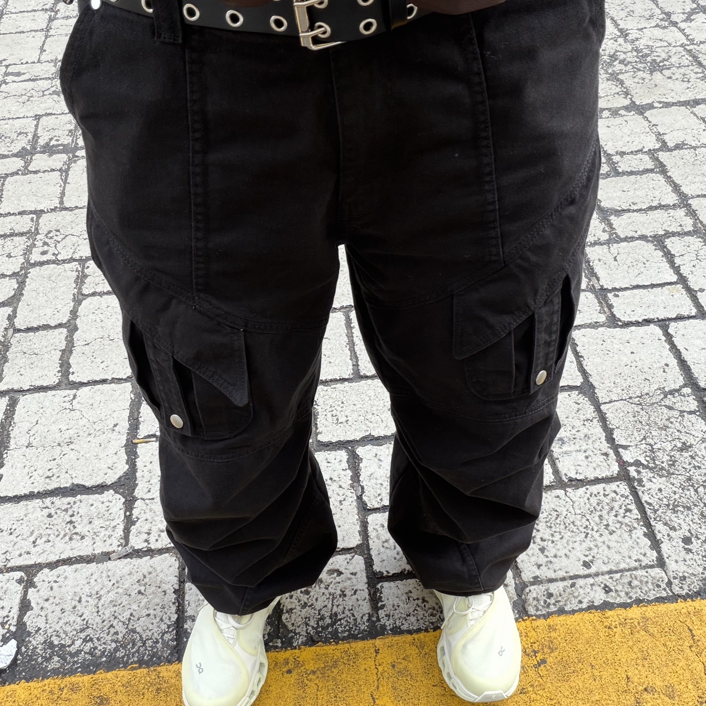 On Running x Post Archive Faction (Paf) Cloudmonster 2 Seedling White, Maison Margiela Leather Bi-Fold Card Holder Black 착용 스타일 - 2