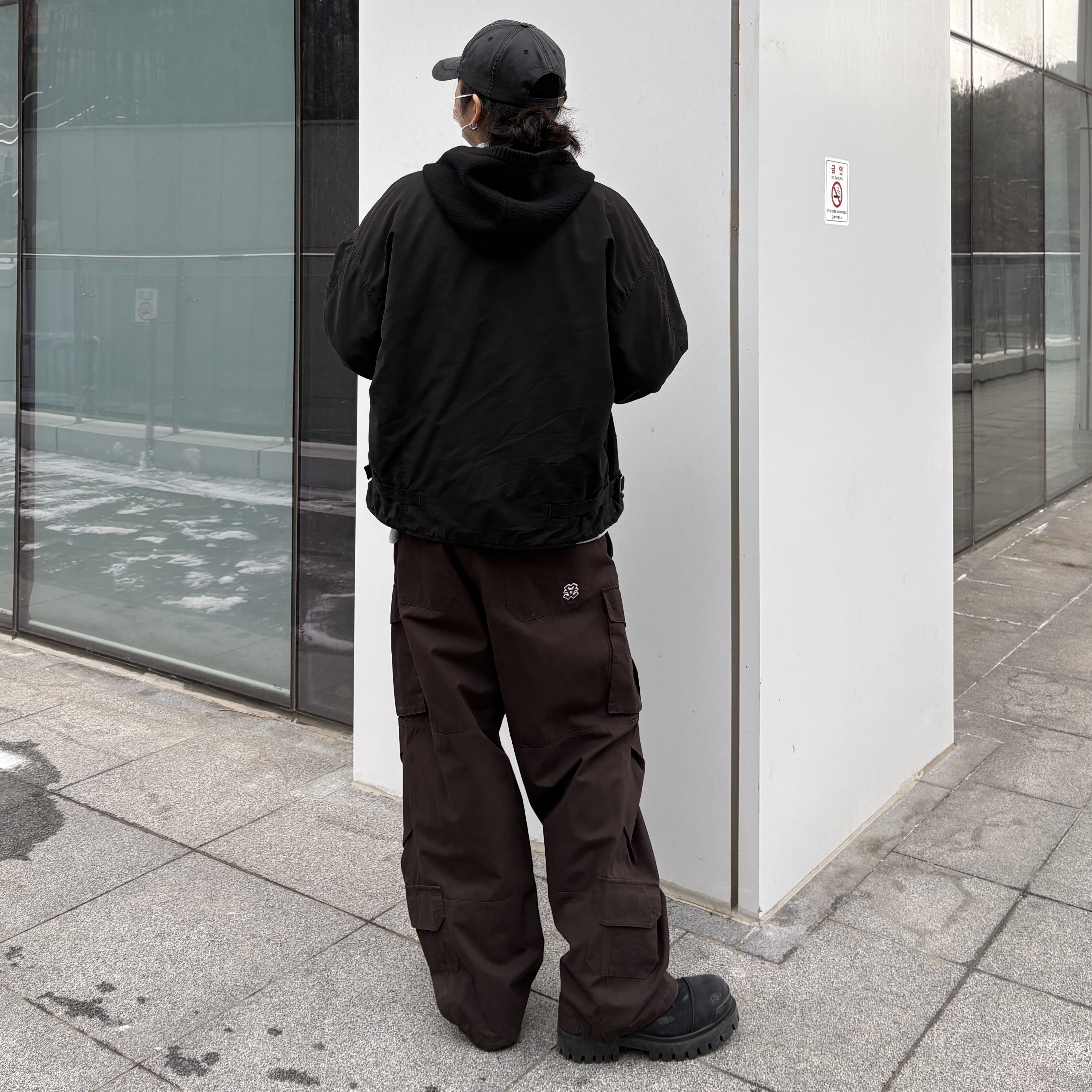 Flavorism VTG Washed Cargo Pants Washed Dark Brown, [KREAM 단독] Flavorism VTG Washed Cargo Pants Washed beige 착용 스타일 - 2