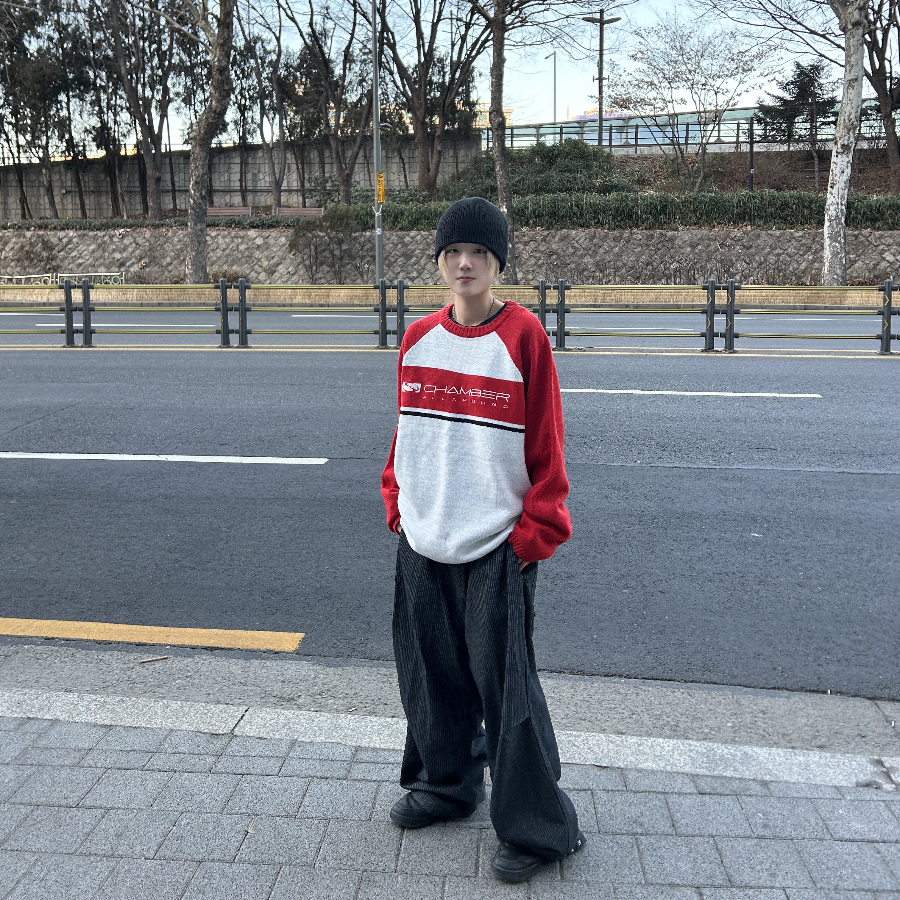 SPORT CHAMBER x Coca-Cola Sweater Red 착용 스타일 - 3
