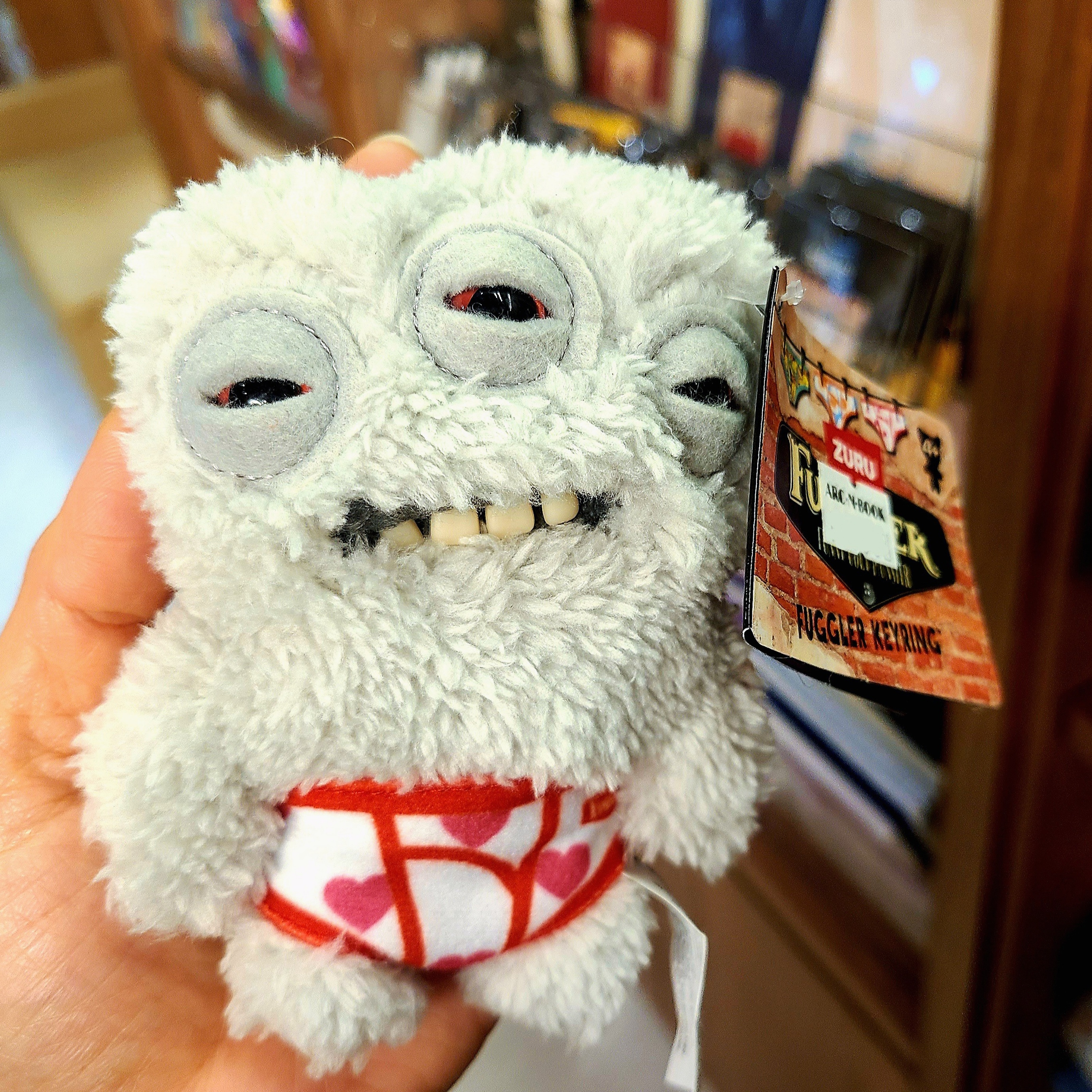 Fuggler Alien Keyring Grey 착용 스타일 - 2