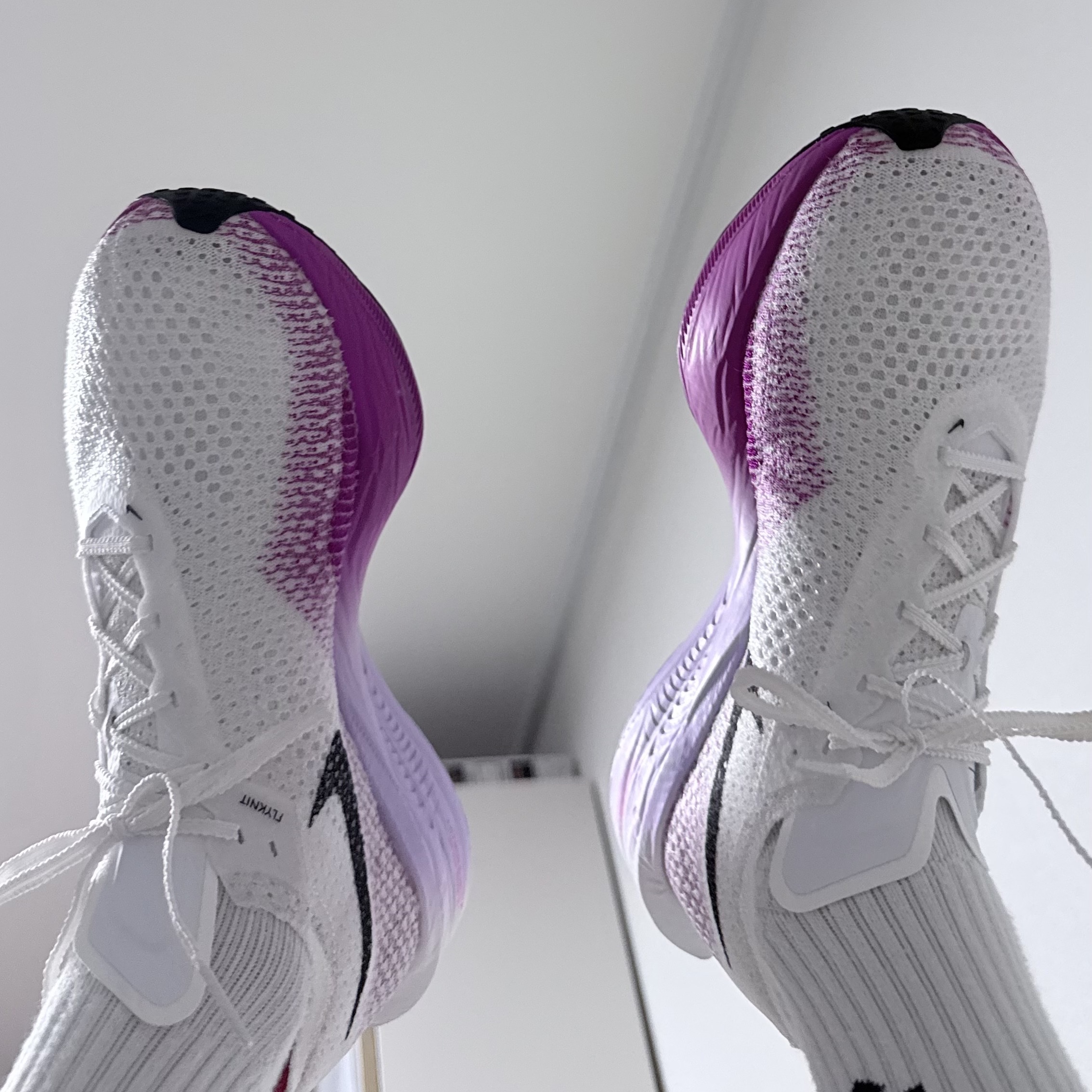 Nike ZoomX Vaporfly Next% 3 White Vivid Purple 착용 스타일