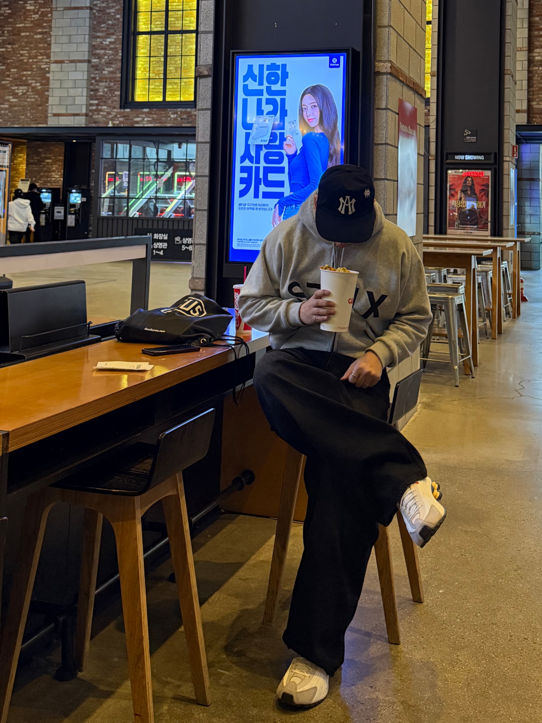 Aftermath Atm Logo Ball Cap Black, Yeezy HD-10 Grey - Korea Limited 착용 스타일 - 1