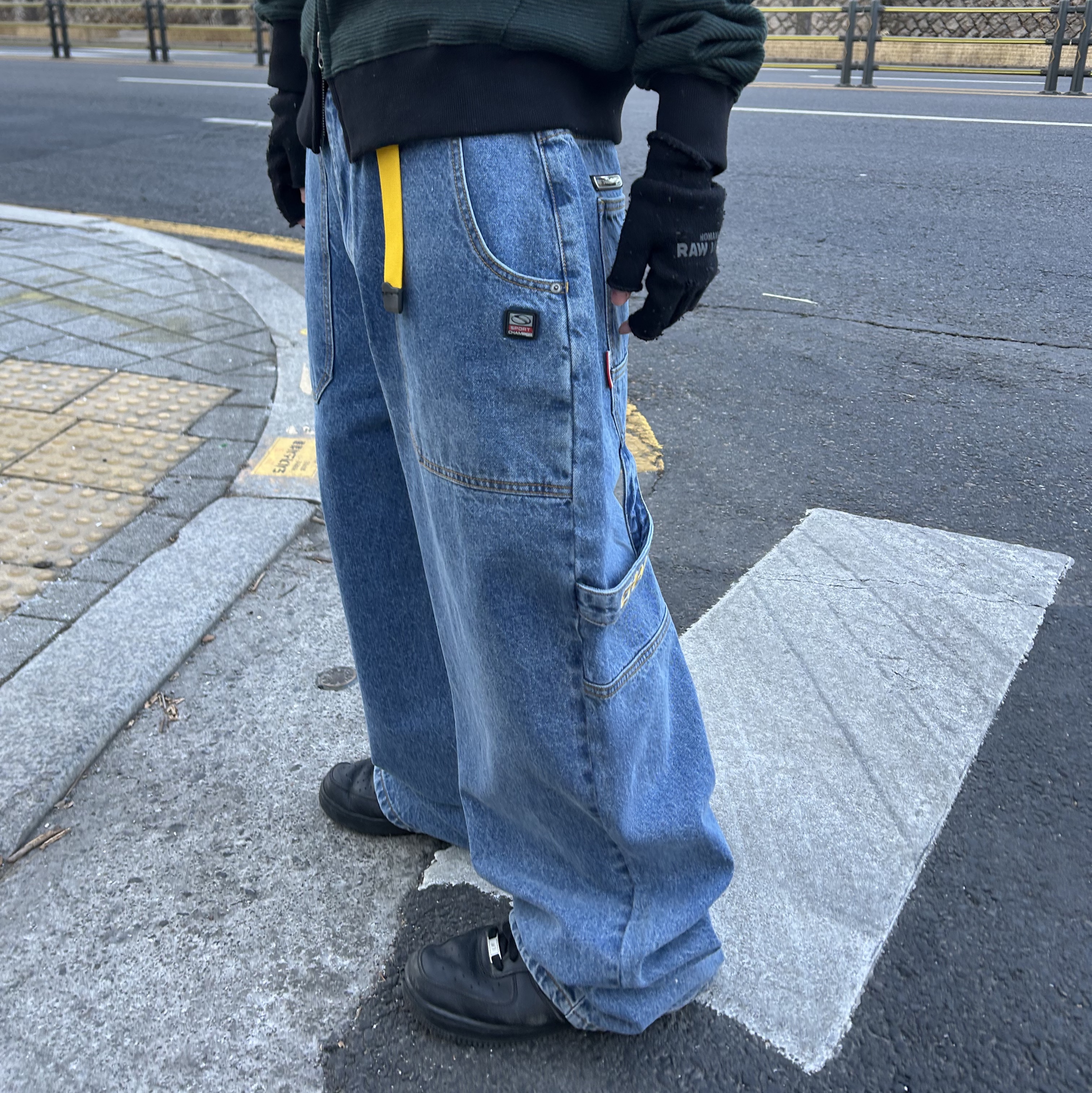 SPORT CHAMBER Superwide Carpenter Denim Pants Blue 착용 스타일 - 1