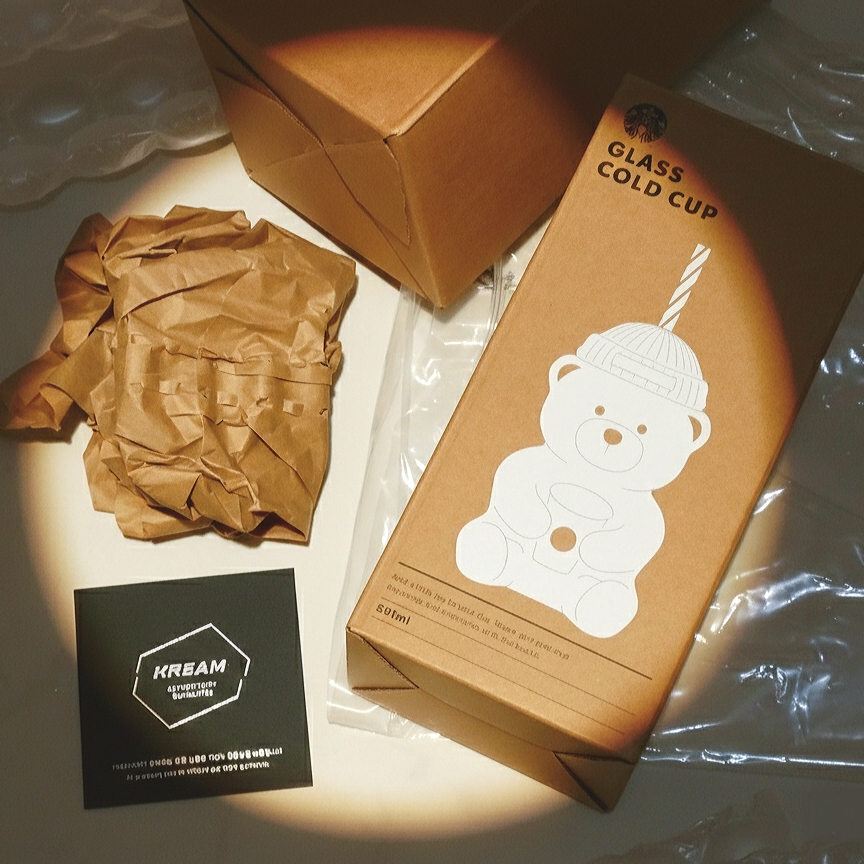Starbucks Autumn Bearista Glass Cold Cup 591ml 착용 스타일 - 2