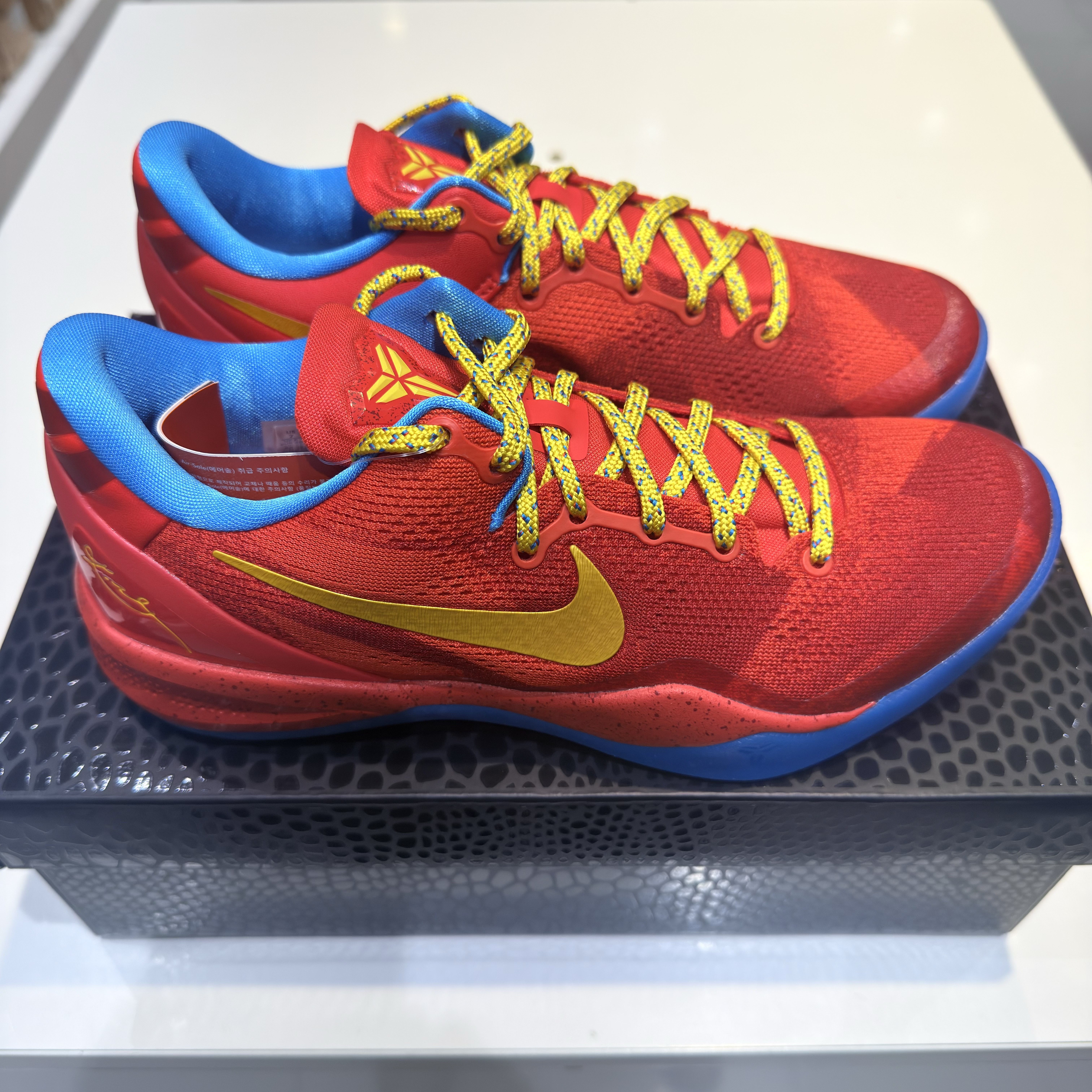 Nike Kobe 8 Protro Year of the Horse Light Crimson and Vivid Blue 착용 스타일 - 4