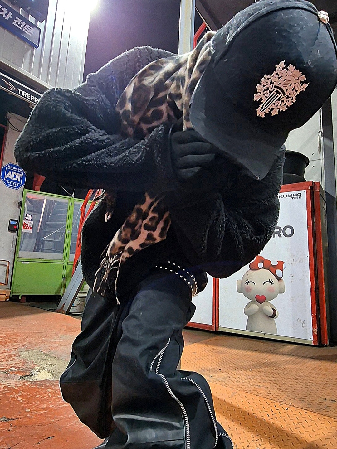 Chrome Hearts Dagger Denim Baseball Hat Black White 착용 스타일