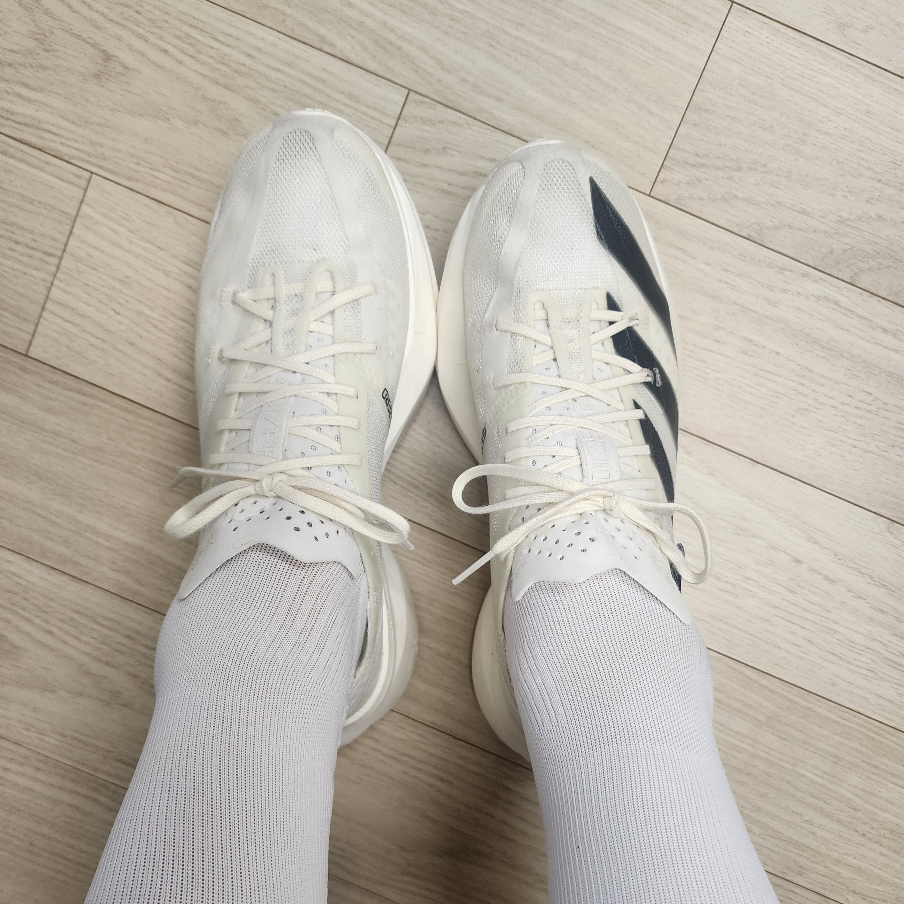 Y-3 Adios Pro 3.0 Off White Black 착용 스타일 - 1