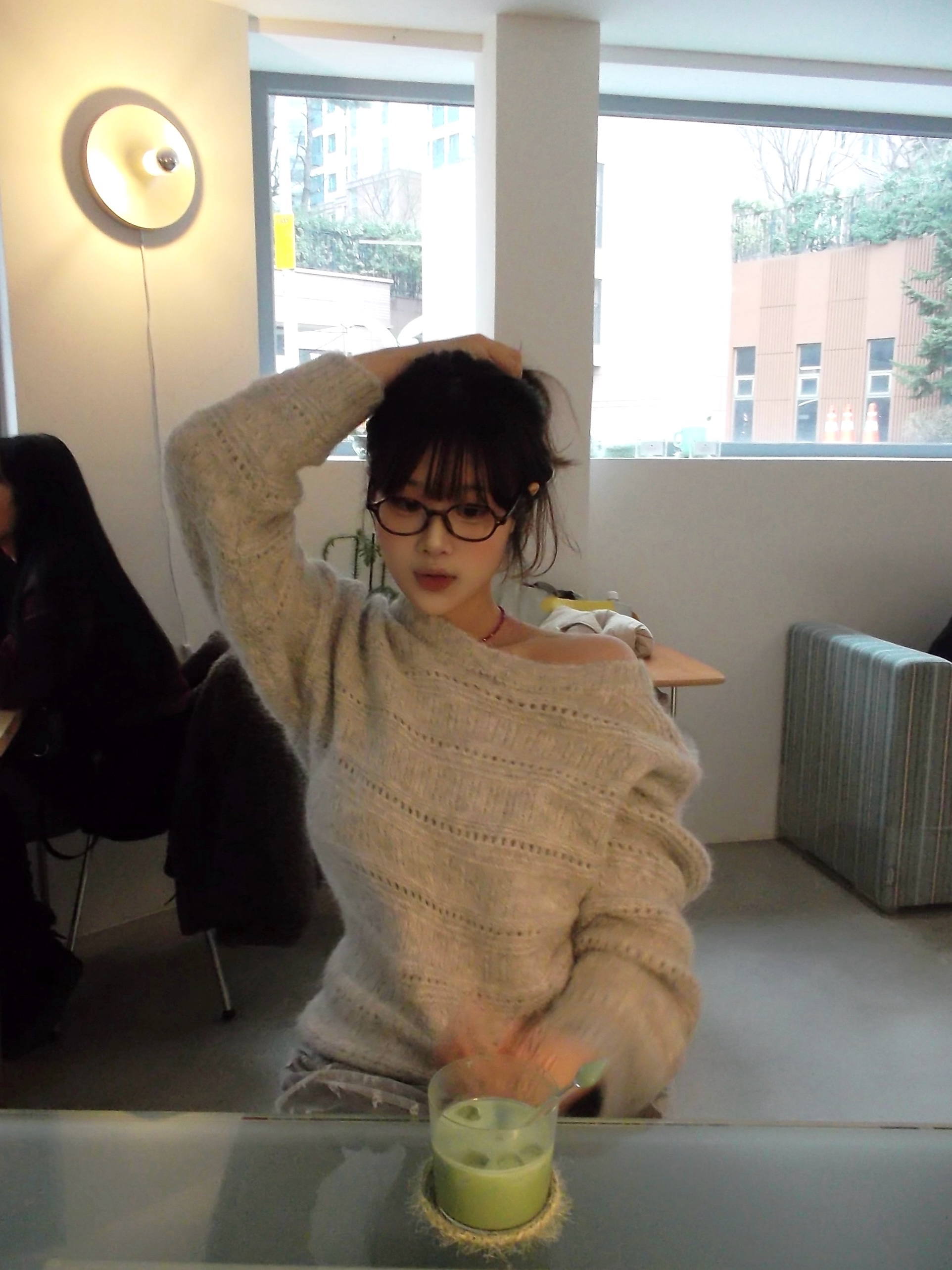 (W) Miu Miu Regard Sunglasses Blue Lenses Honey Tortoiseshell Acetate Standard fit 착용 스타일 - 4
