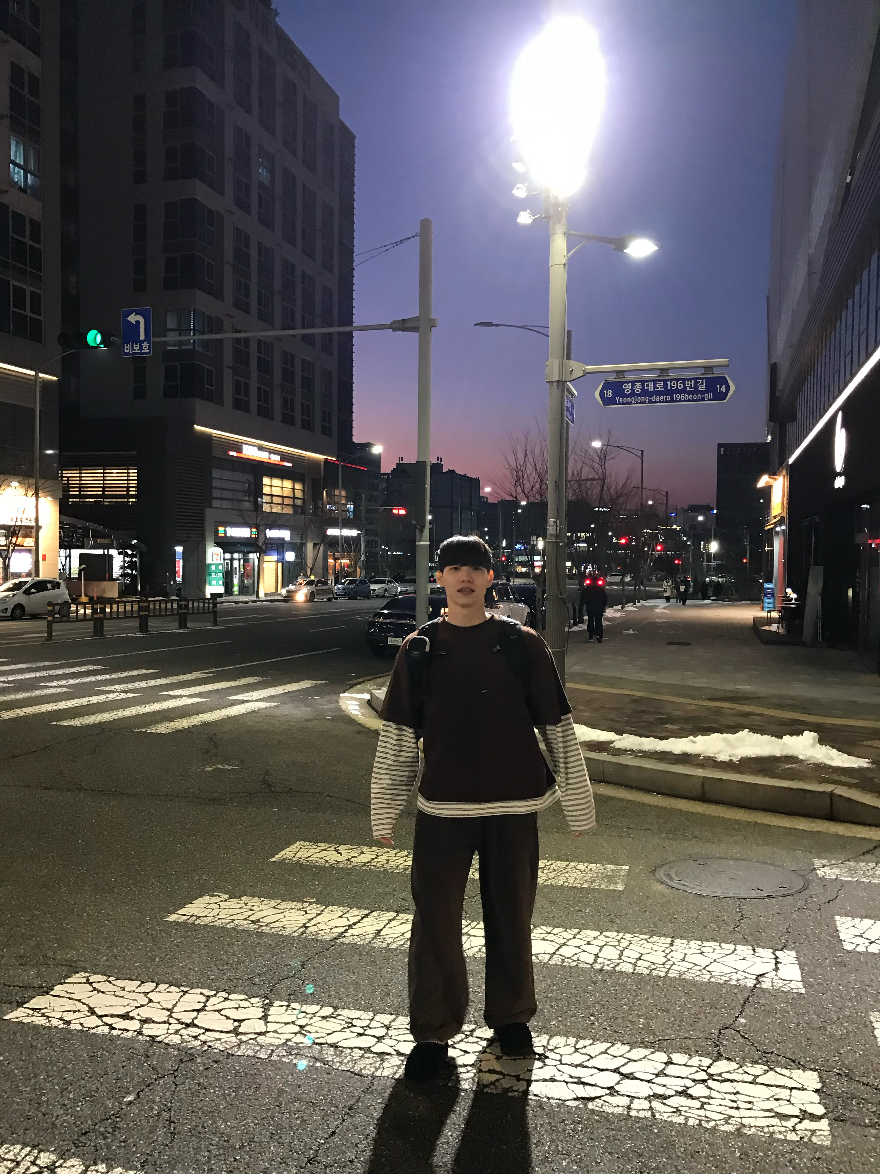 Nonnod Terry Layered T-shirts Brown, UGG Tasman II Slipper Black 착용 스타일 - 2
