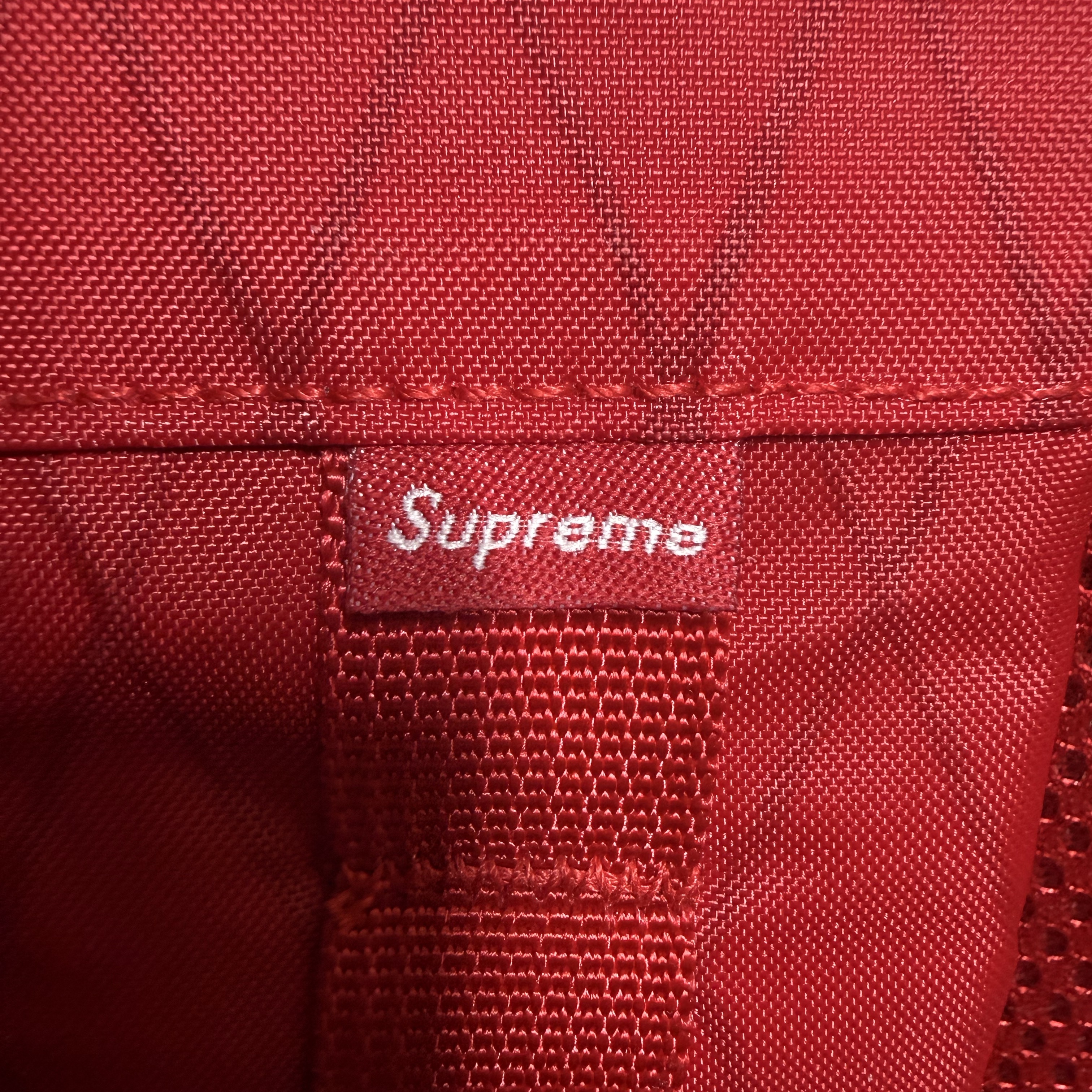 Supreme Backpack Red - 23FW 착용 스타일 - 2