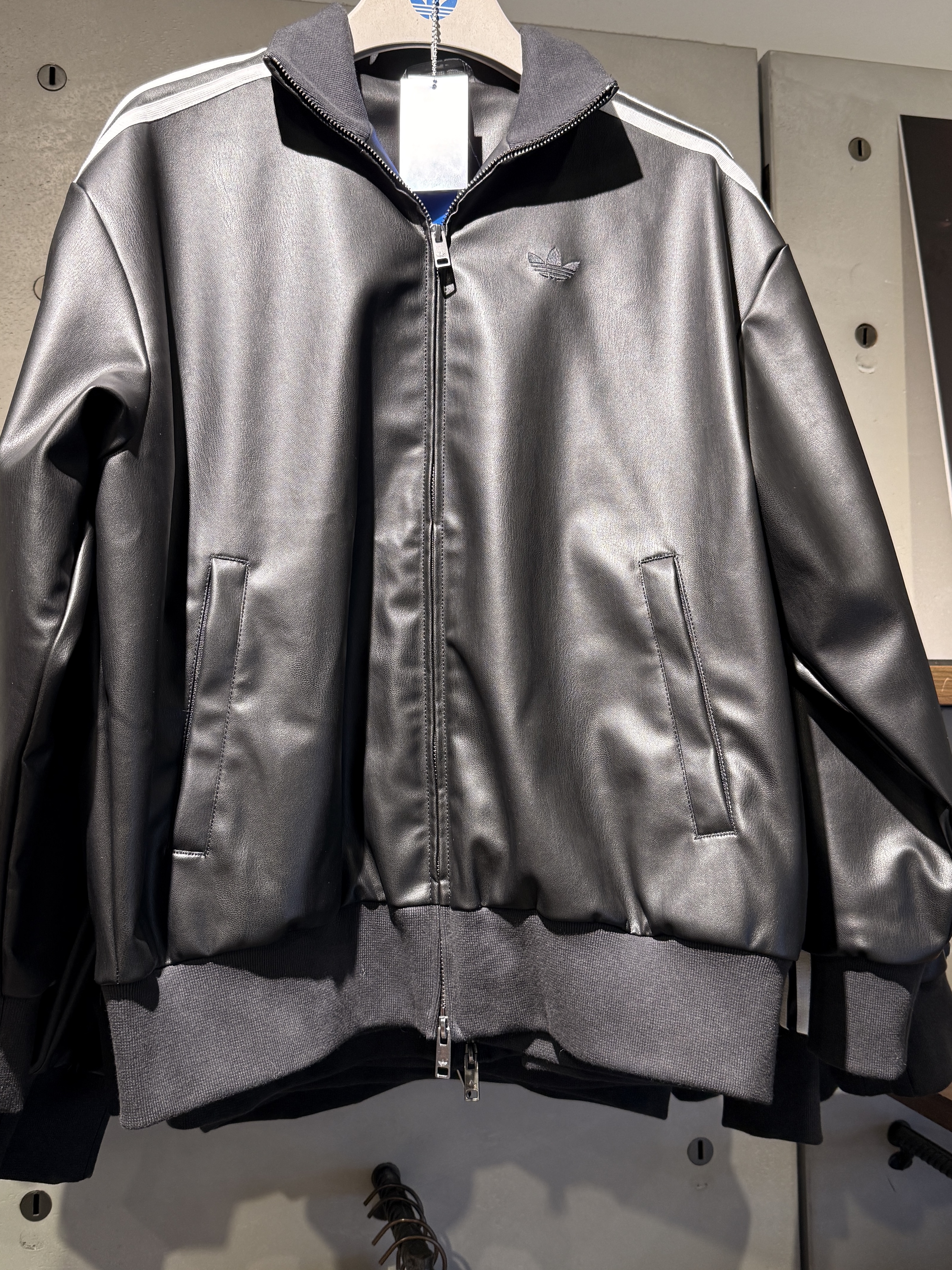 Adidas Faux Leather Adicolor 3S Loose Firebird Tracksuit Jacket Black - KR Sizing 착용 스타일 - 1