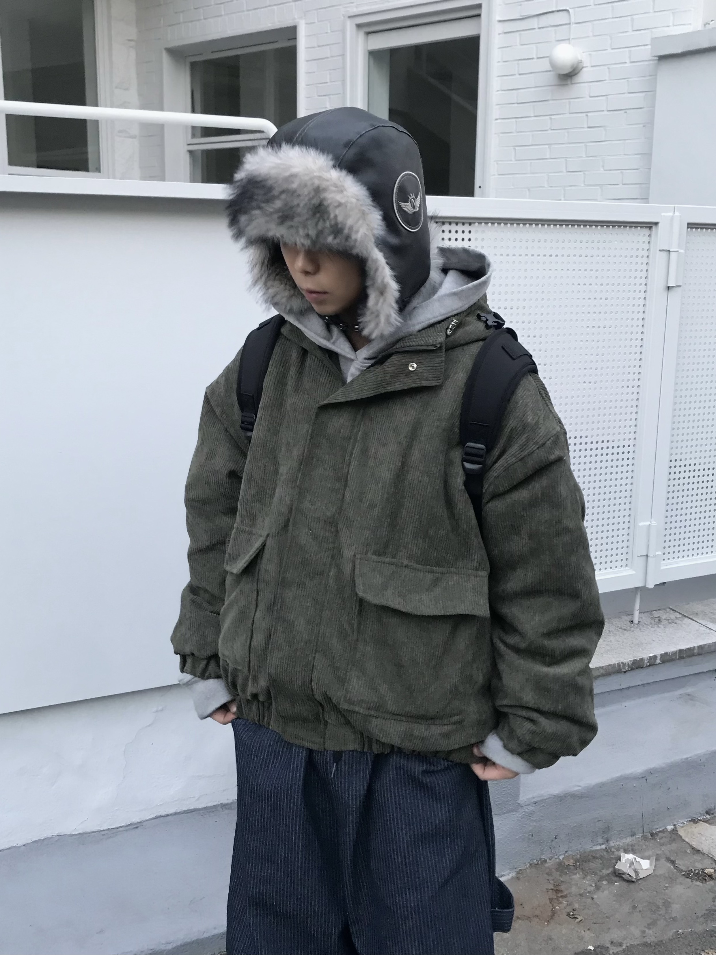 Oakley Icon RC Backpack Blackout, Nike Air Force 1 '07 WB Flax 착용 스타일 - 4