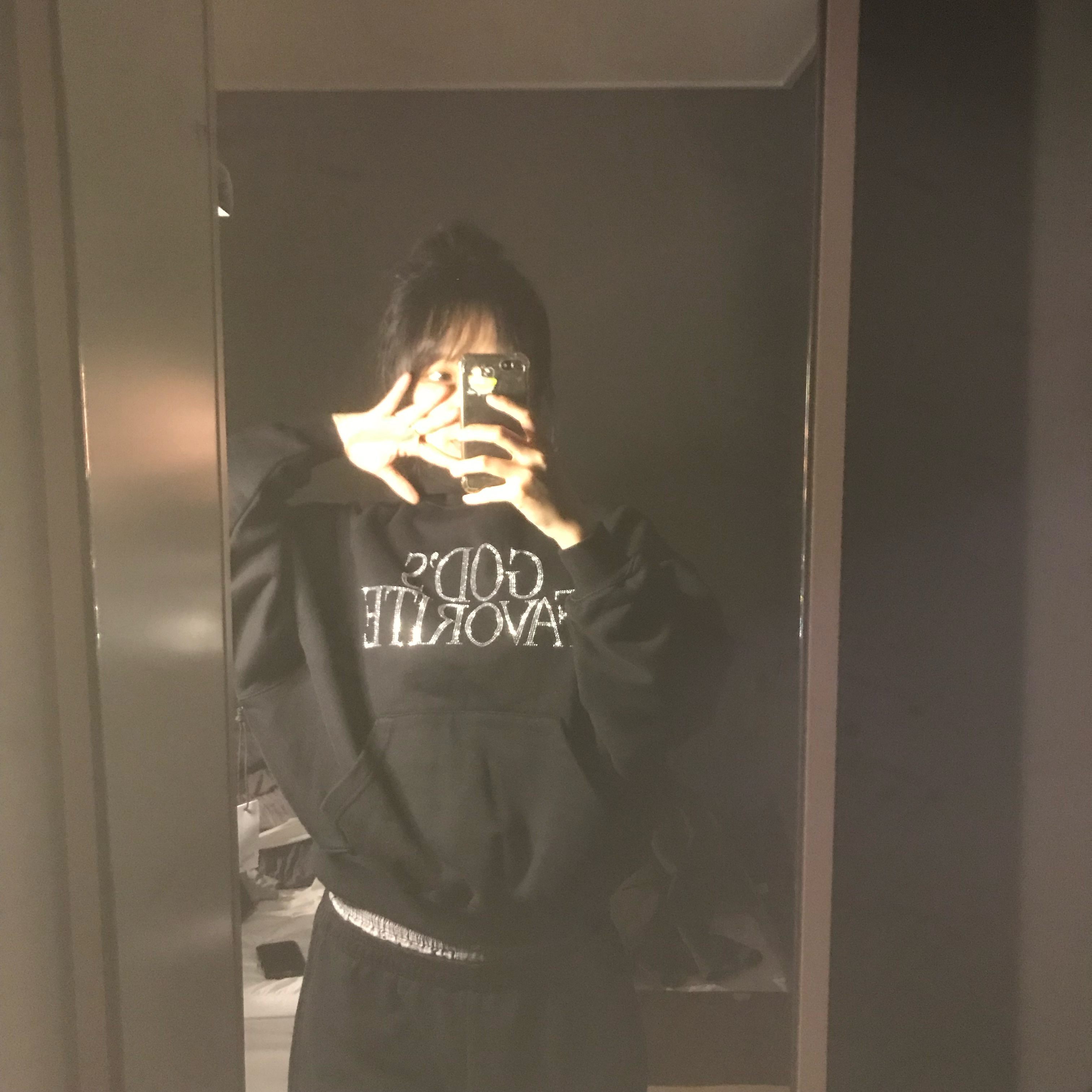 Praying Gods Favorite Rhinestone Hoodie Black, Praying Gods Favorite Hoodie Grey 착용 스타일 - 1